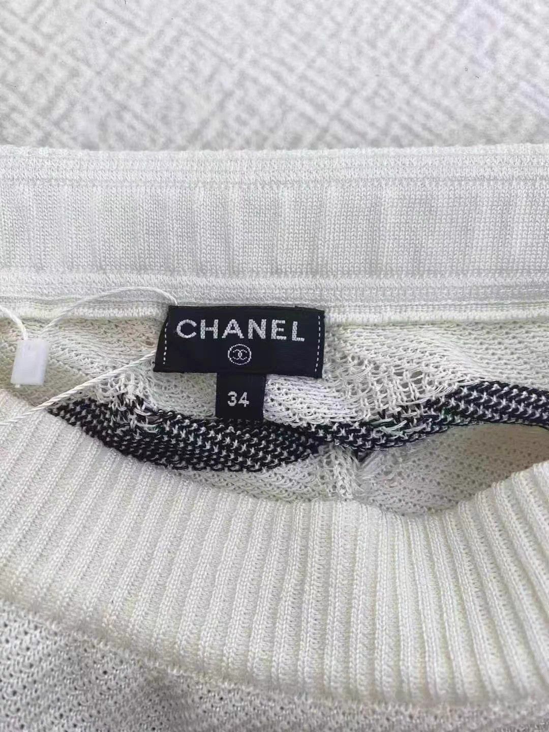 Chanel Chanel Women's Camellia Midi Skirt 34 Size 25" / US 0 / IT 36 - 4 Thumbnail