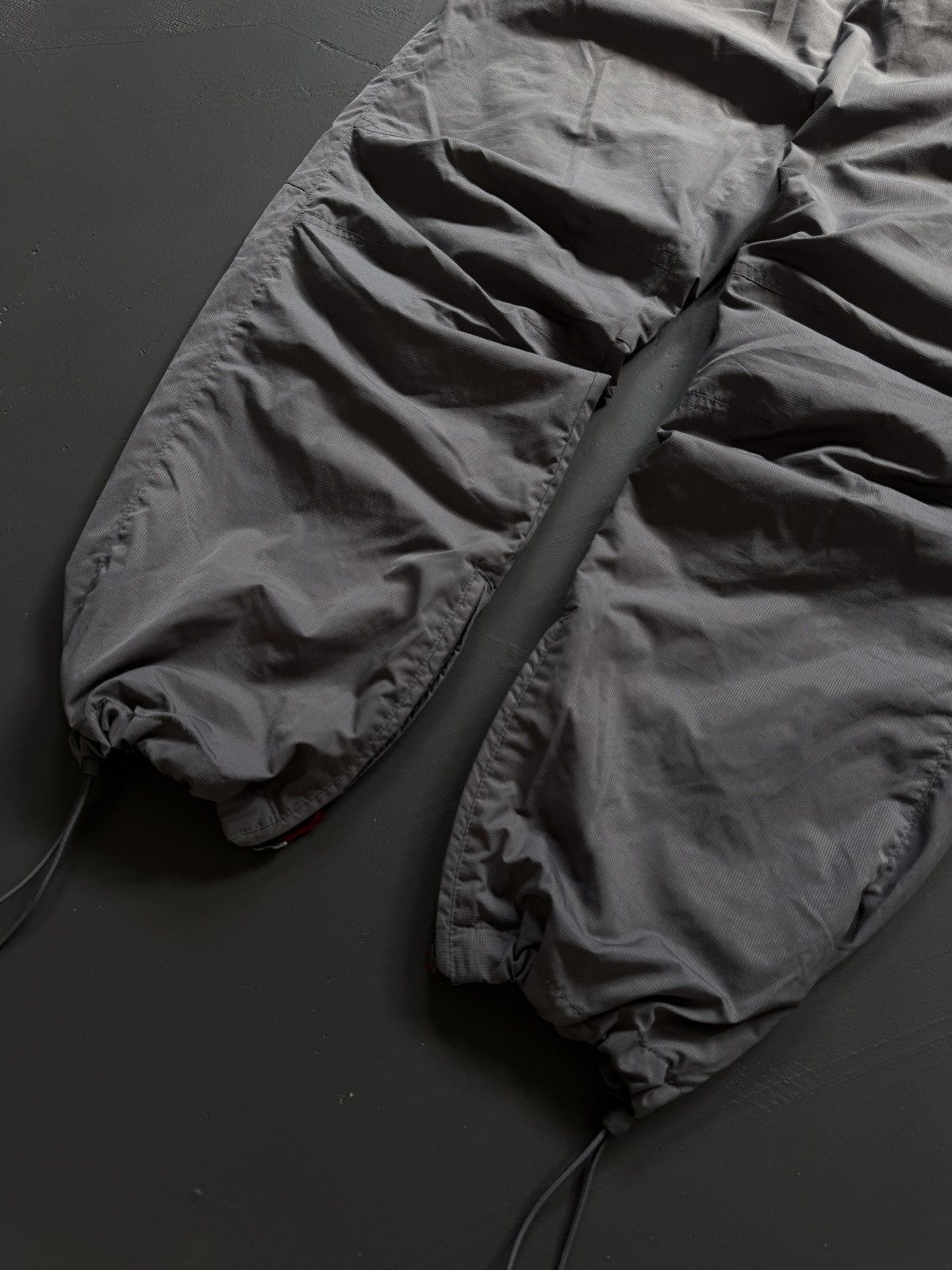 Vintage NIKE VINTAGE BASIC LOGO OVERSIZE BAGGY PANTS Size US 34 / EU 50 - 2 Thumbnail
