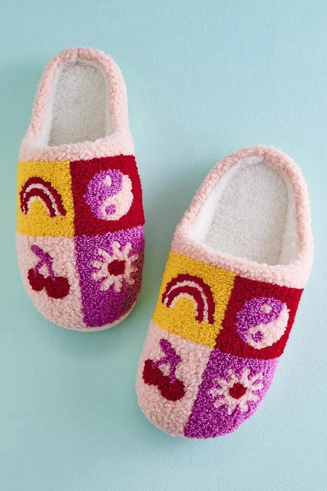 Other FUZZY CHERRY CHECKERS SLIPPERS Fuzzy Slippers SIZE S/M Size US 7.5 / IT 37.5 - 1 Thumbnail
