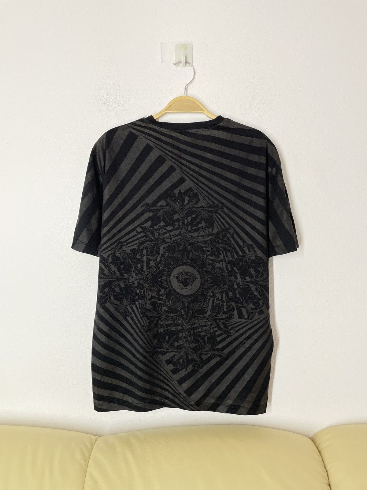 Versace Gianni Versace Black Graphic Medusa TShirt Size US M / EU 48-50 / 2 - 4 Thumbnail