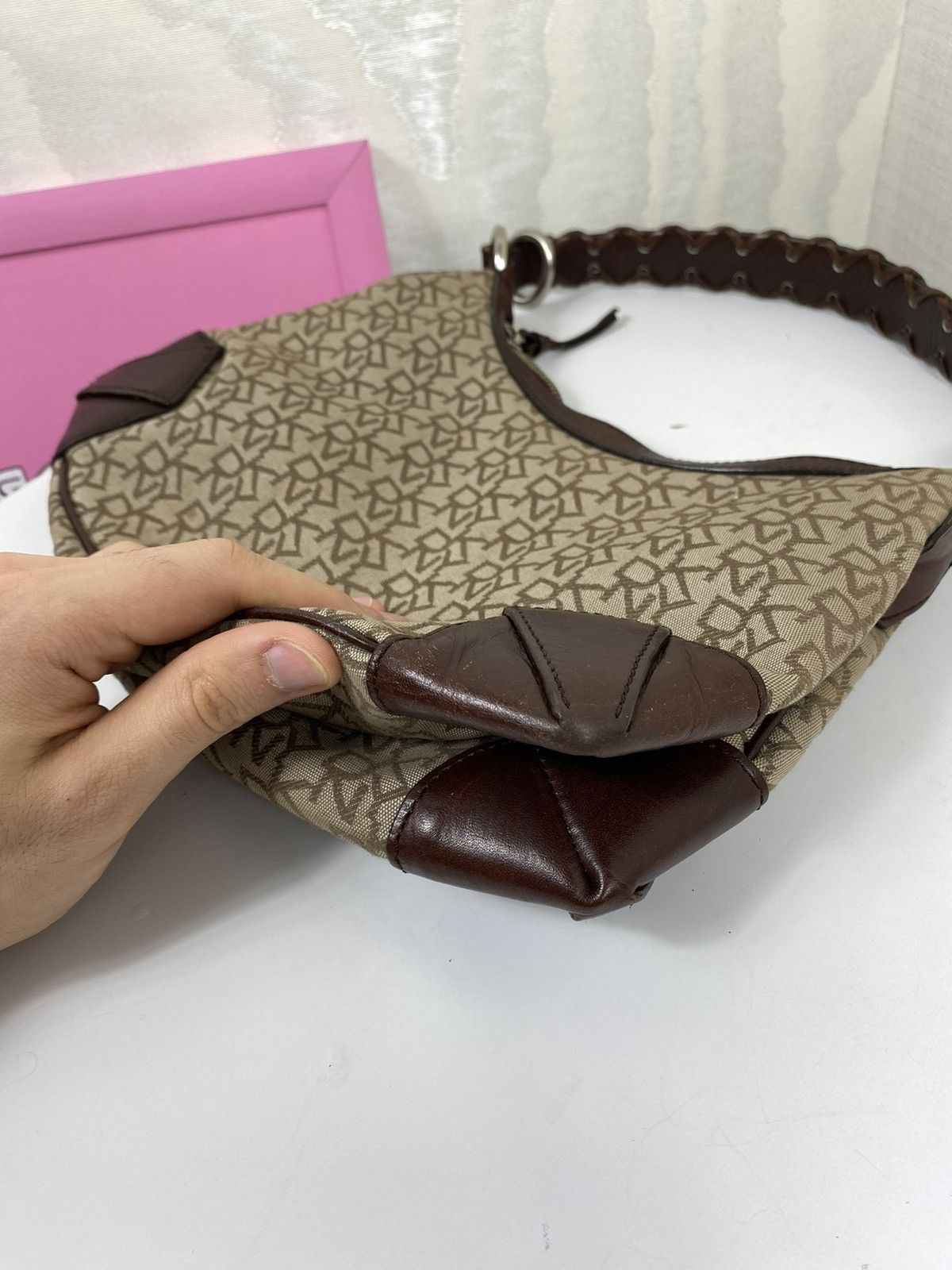 DKNY × Vintage DKNY Canvas Monogram Leather Handbag Size ONE SIZE - 18 Thumbnail