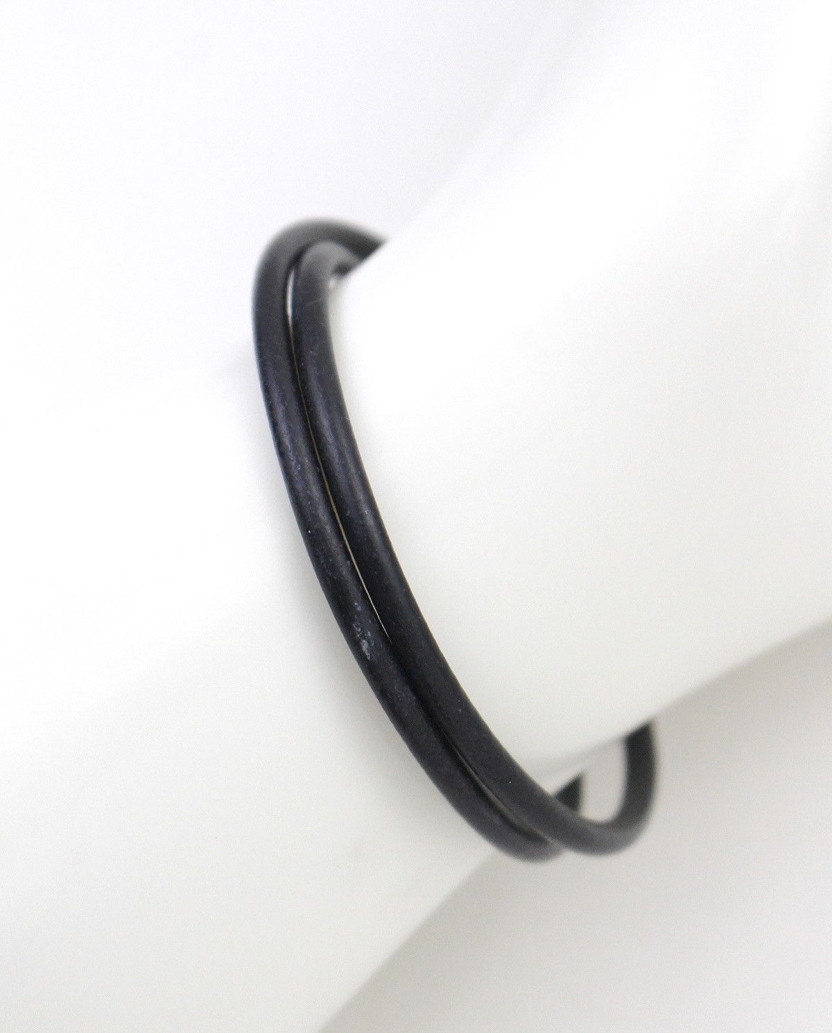 Michel Klein 2000S MICHEL KLEIN MINIMAL LEATHER HOOK BRACELET Size ONE SIZE - 4 Thumbnail