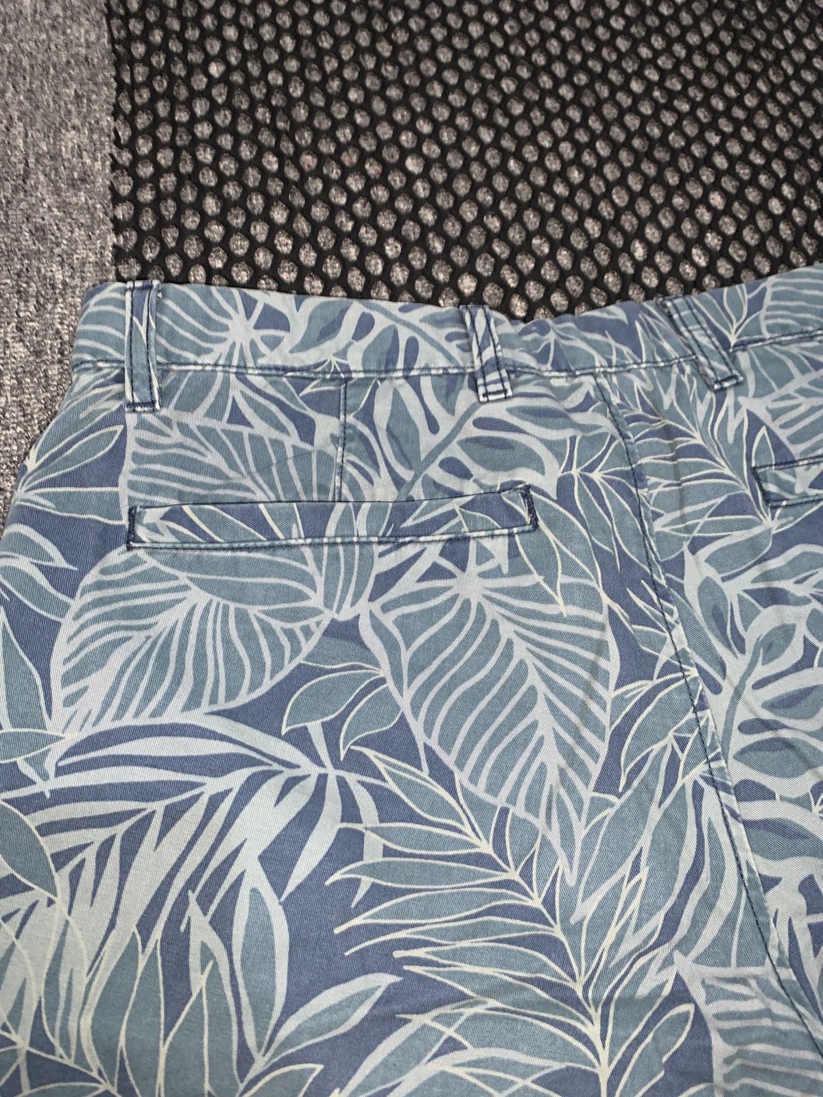 Uniqlo Iolani Hawaiian Classic Uniqlo Short Pants Size US 32 / EU 48 - 7 Thumbnail