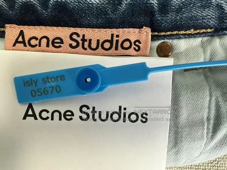 Acne Studios Acne Studios size XXS Retro Washed Ultra Loose Mid Rise Jea Size US 26 / EU 42 - 4 Thumbnail
