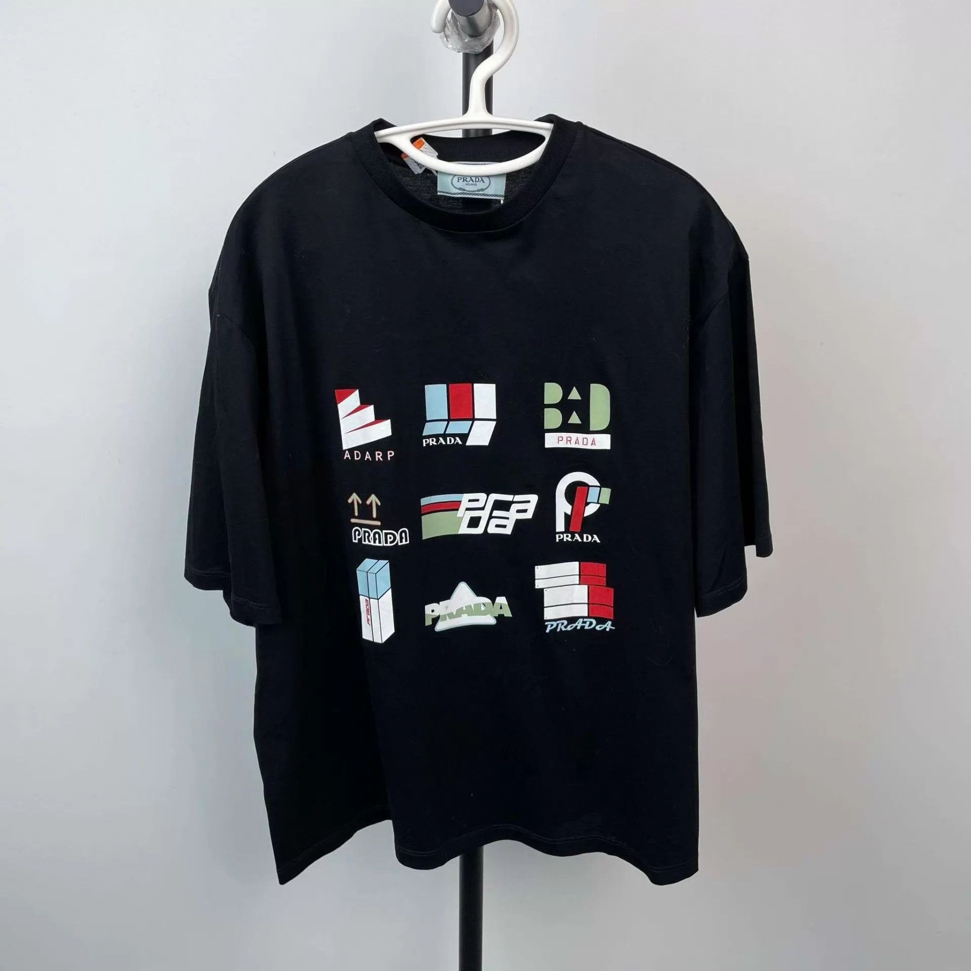 Prada Prada Logo Print Short-Sleeve Tee S Black Size US S / EU 44-46 / 1 - 1 Thumbnail