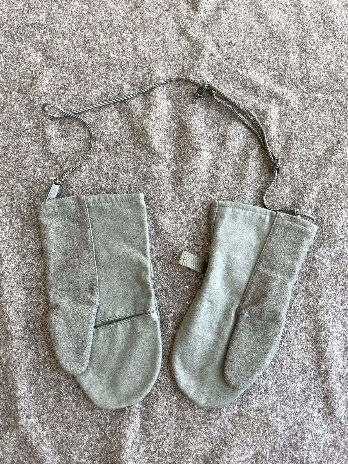 Other Austrian Military Vintage Wool Gloves Size ONE SIZE - 1 Thumbnail
