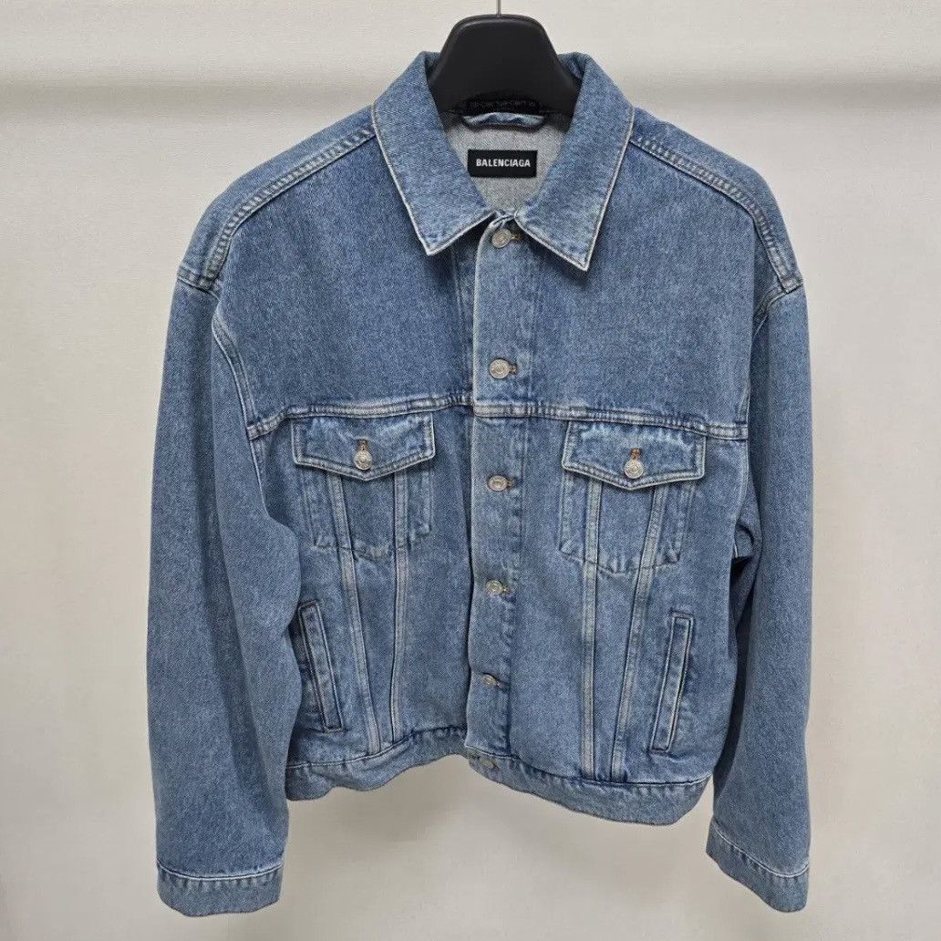 Balenciaga Balenciaga Multi Language Denim Jacket Size US S / EU 44-46 / 1 - 2 Thumbnail