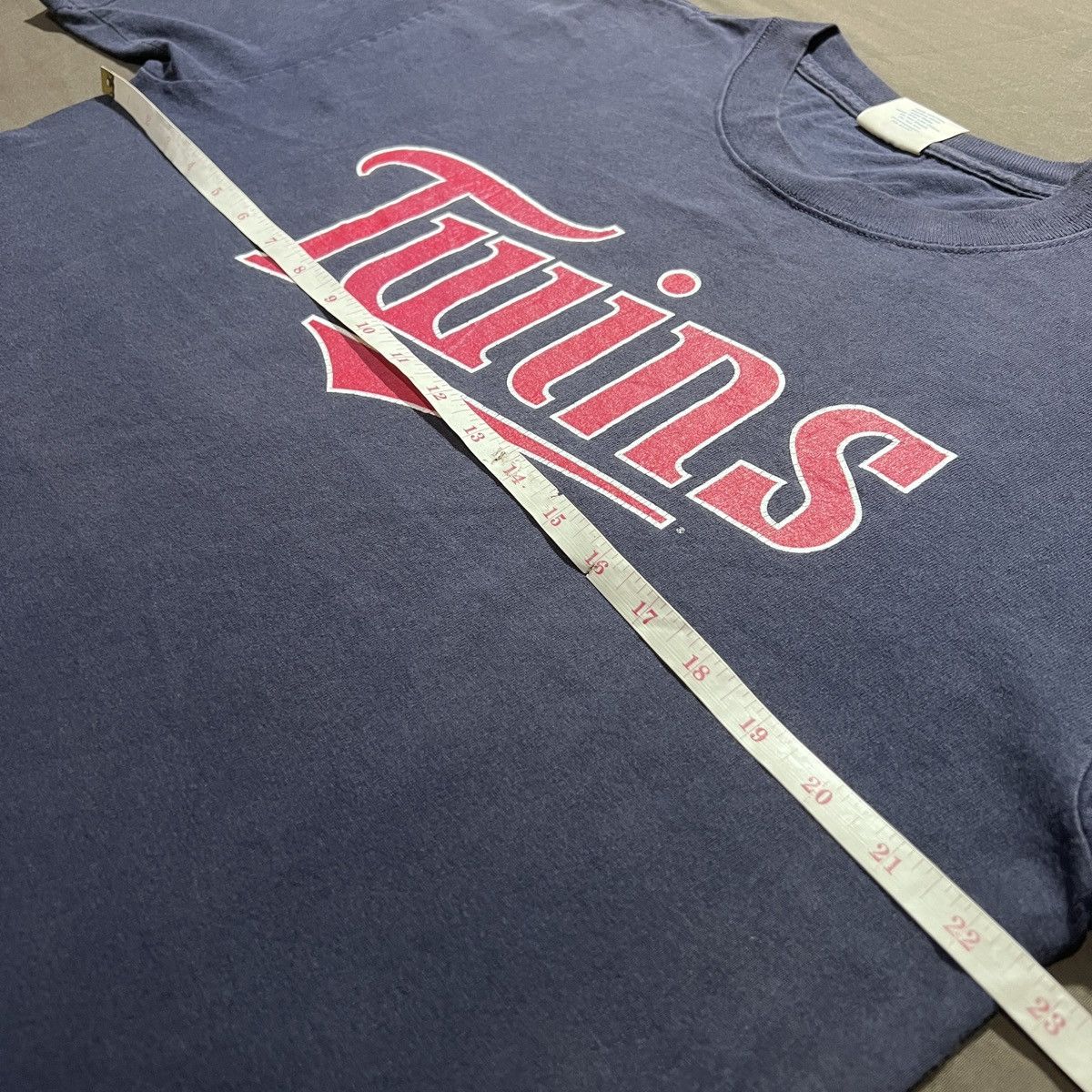 MLB Vintage Y2K Minnesota Twins Majestic Tee L Faded Size US L / EU 52-54 / 3 - 6 Thumbnail