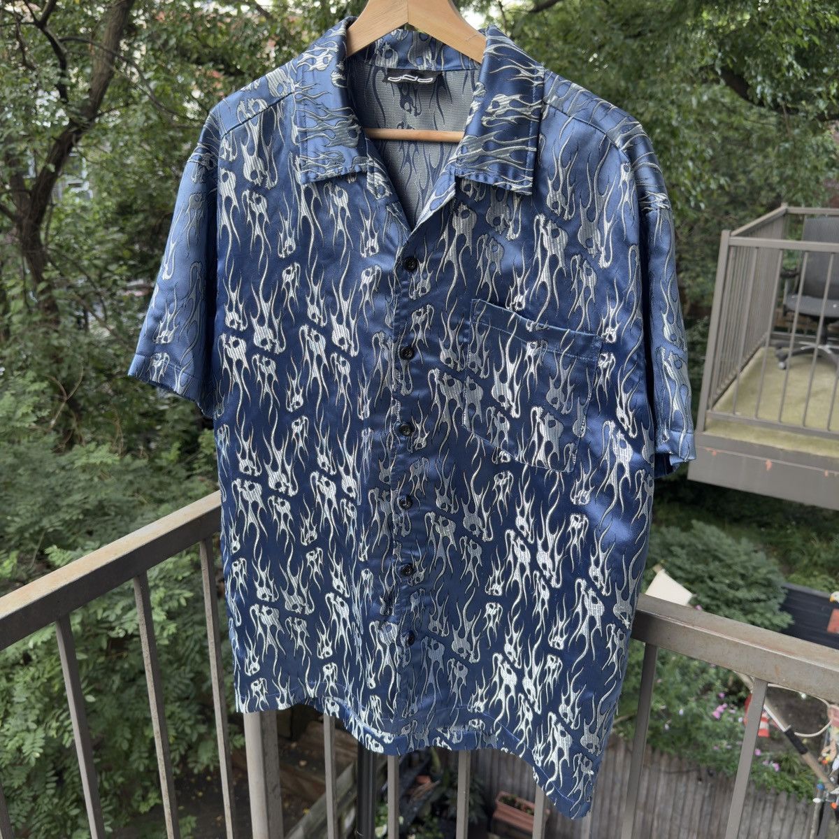 Vintage Y2K Metallic Skull Flame Shirt ERD Grunge Chrome ERL Jnco Size US L / EU 52-54 / 3 - 8 Thumbnail