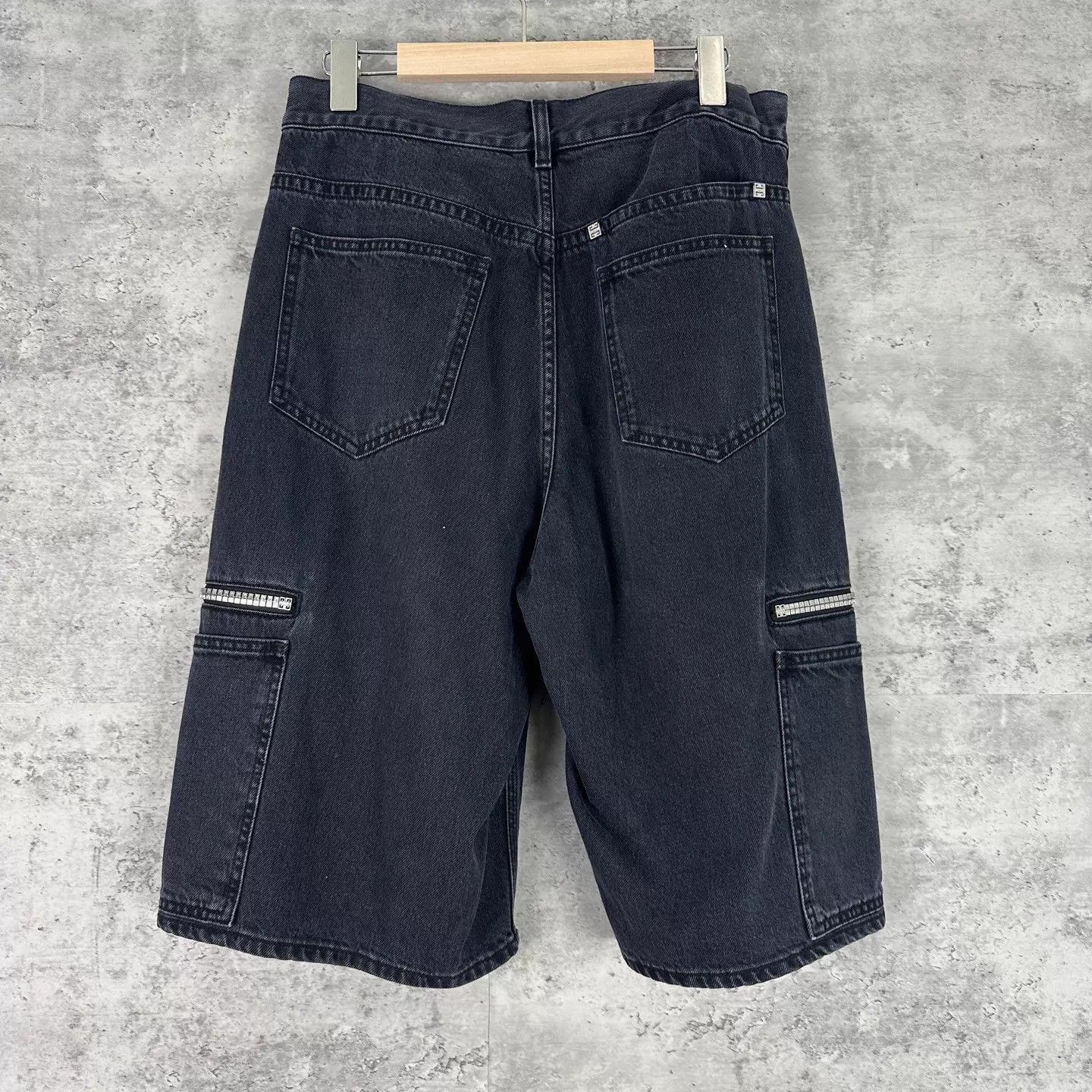 Givenchy Givenchy Runway Zipper Detail Denim Short 31 99 New Size US 31 - 2 Thumbnail