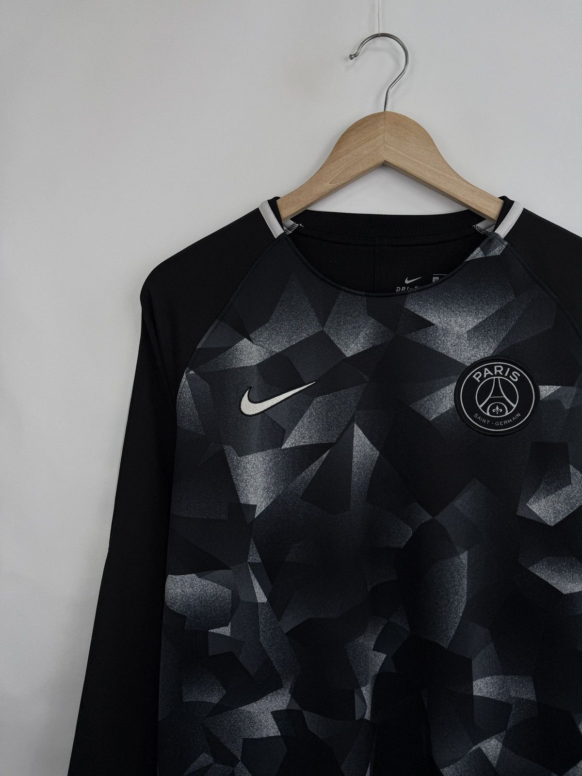 Nike 🇫🇷 Nike PSG Paris Saint Germain 2017 2018 Soccer Long Sleeve Size US M / EU 48-50 / 2 - 4 Thumbnail