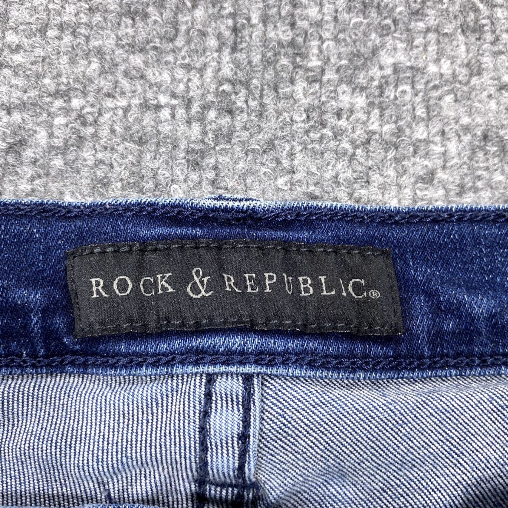 Vintage Rock & Republic Jeans Womens 28 Blue Skinny Medium Wash Slim Distressed Denim Size 28" / US 6 / IT 42 - 7 Thumbnail