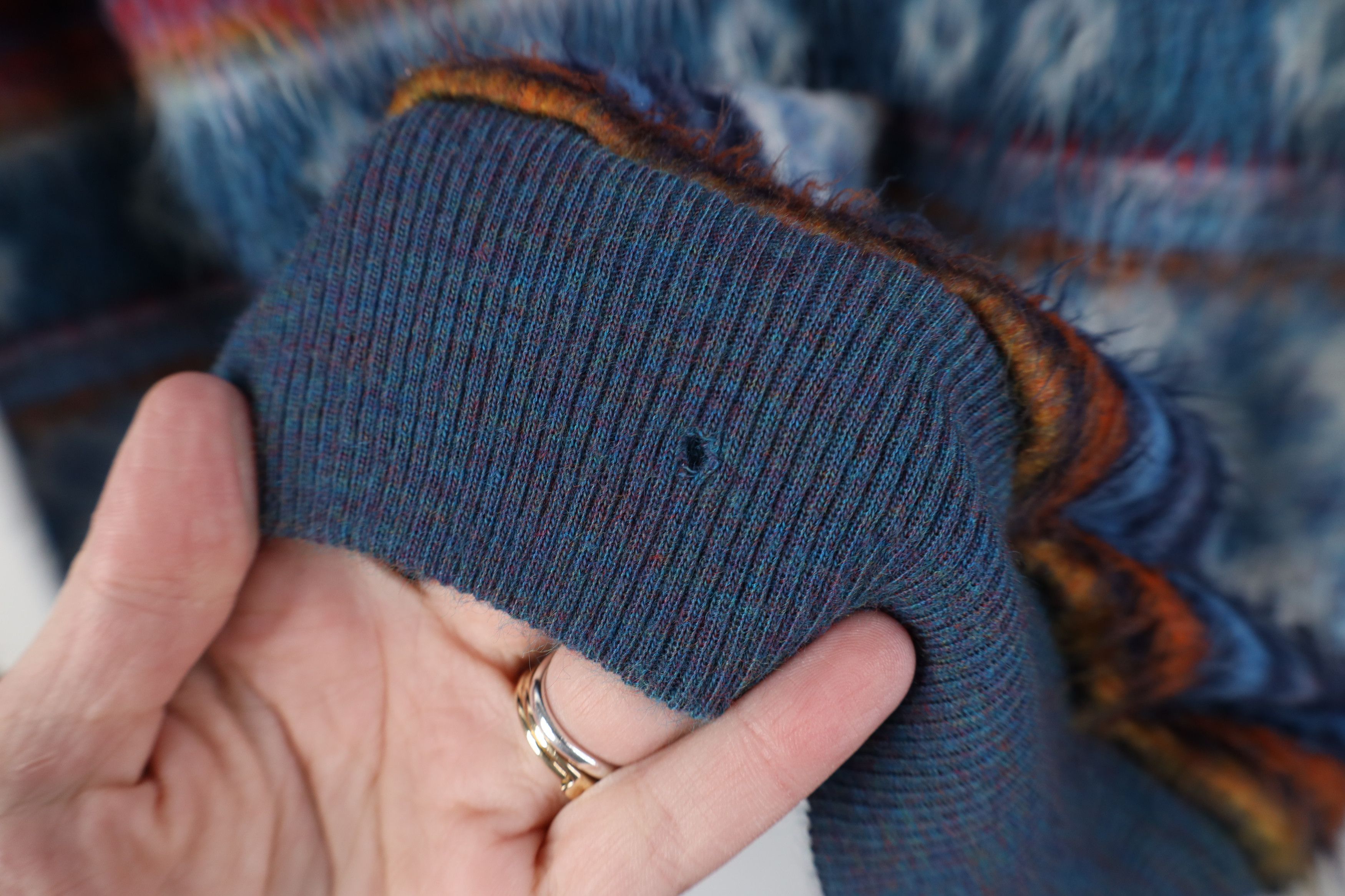 Vintage Vintage 70s Streetwear Fair Isle Shag Fleece Sweater Size L / US 10 / IT 46 - 4 Thumbnail