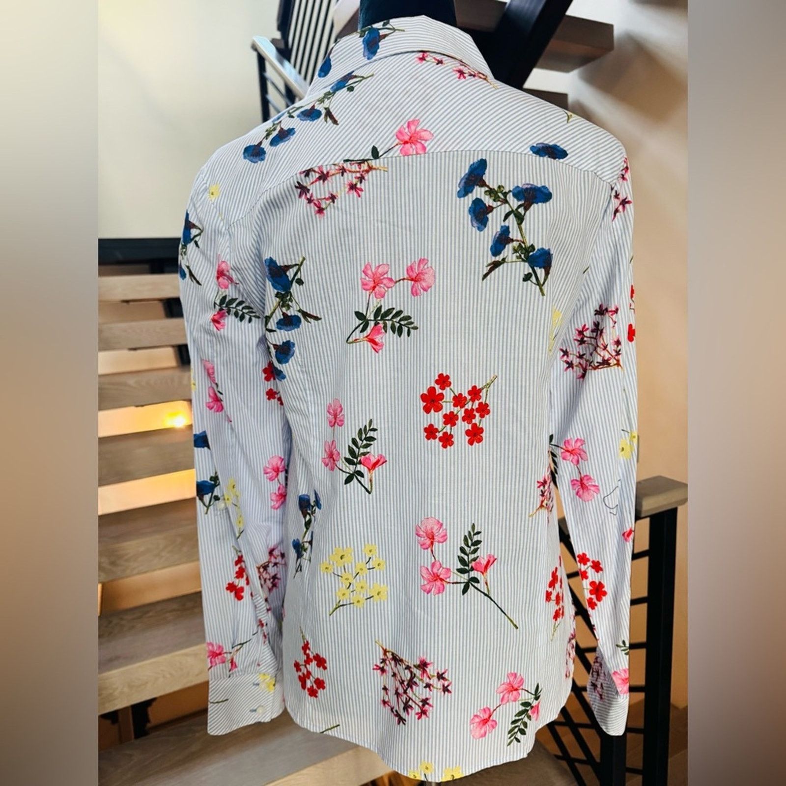 Tommy Hilfiger New Tommy Hilfiger Floral Striped Button Down Shirt Size S / US 4 / IT 40 - 4 Thumbnail