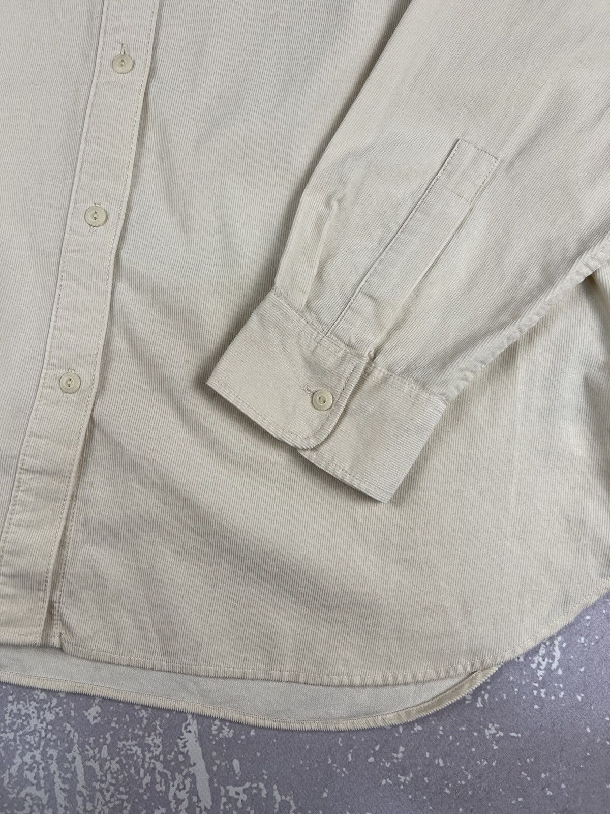 Uniqlo Uniqlo Oversized Corduroy Button Up Shirt Womens M Beige Size M / US 6-8 / IT 42-44 - 6 Thumbnail
