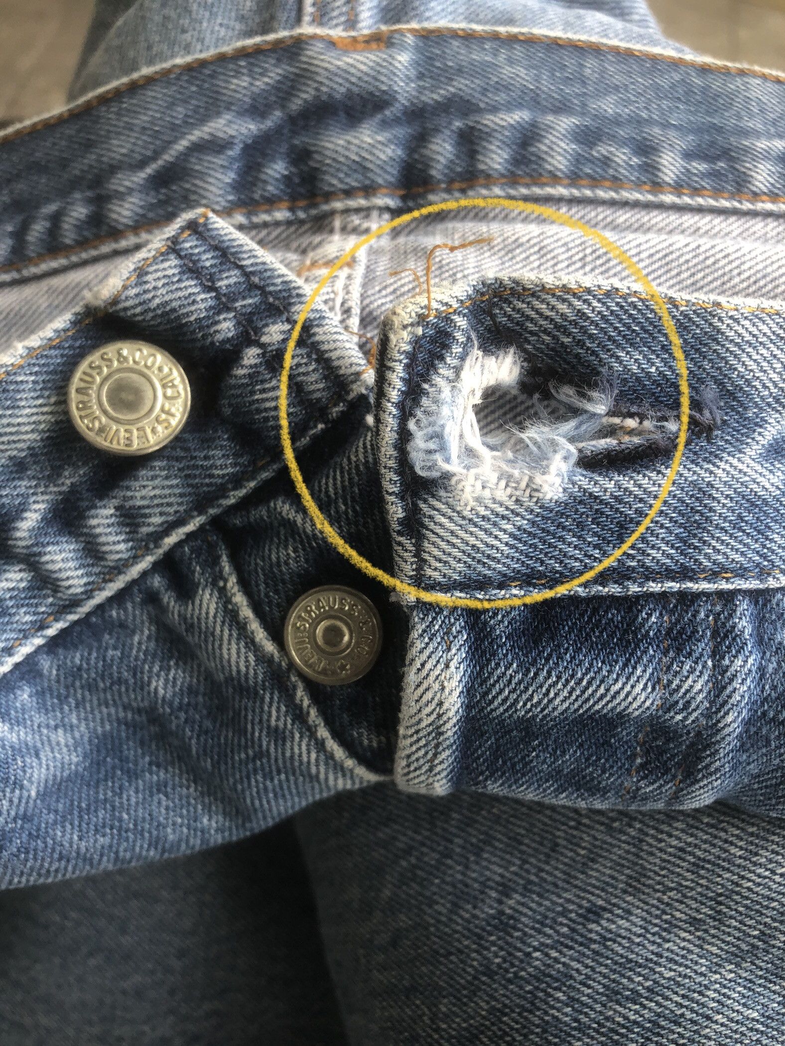 Levi's Vintage Clothing Vintage 80s Levis 501 Selvedge Small e Jeans Size US 38 / EU 54 - 15 Thumbnail