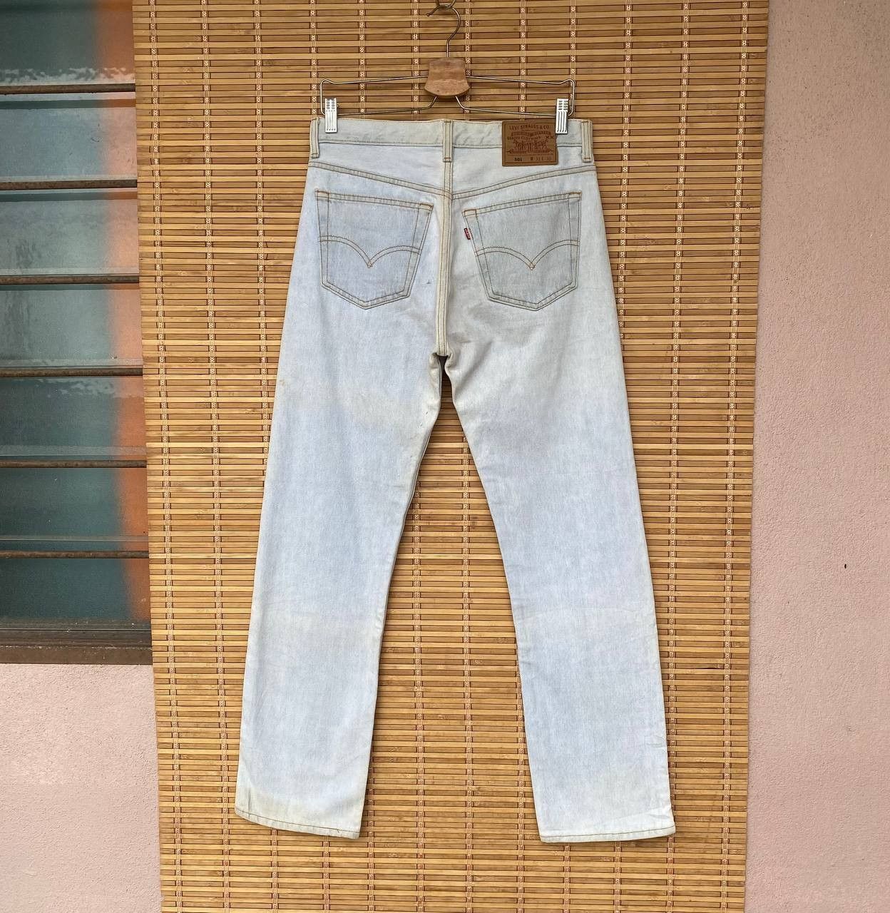 Levi's Vintage Clothing W30X30" VINTAGE 94 LEVIS 501 DISTRESSED LIGHTWASH DENIM Size US 30 / EU 46 - 2 Thumbnail