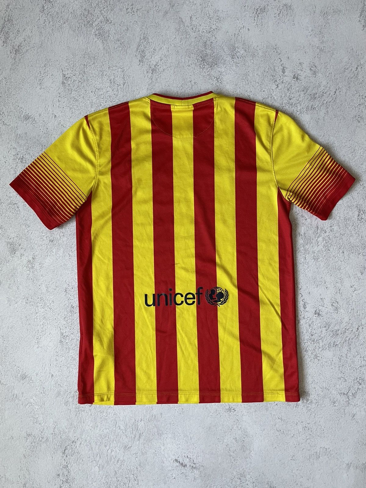 Nike FC Barcelona 2013-2014 Away Football Soccer Shirt Jersey Size US M / EU 48-50 / 2 - 3 Thumbnail