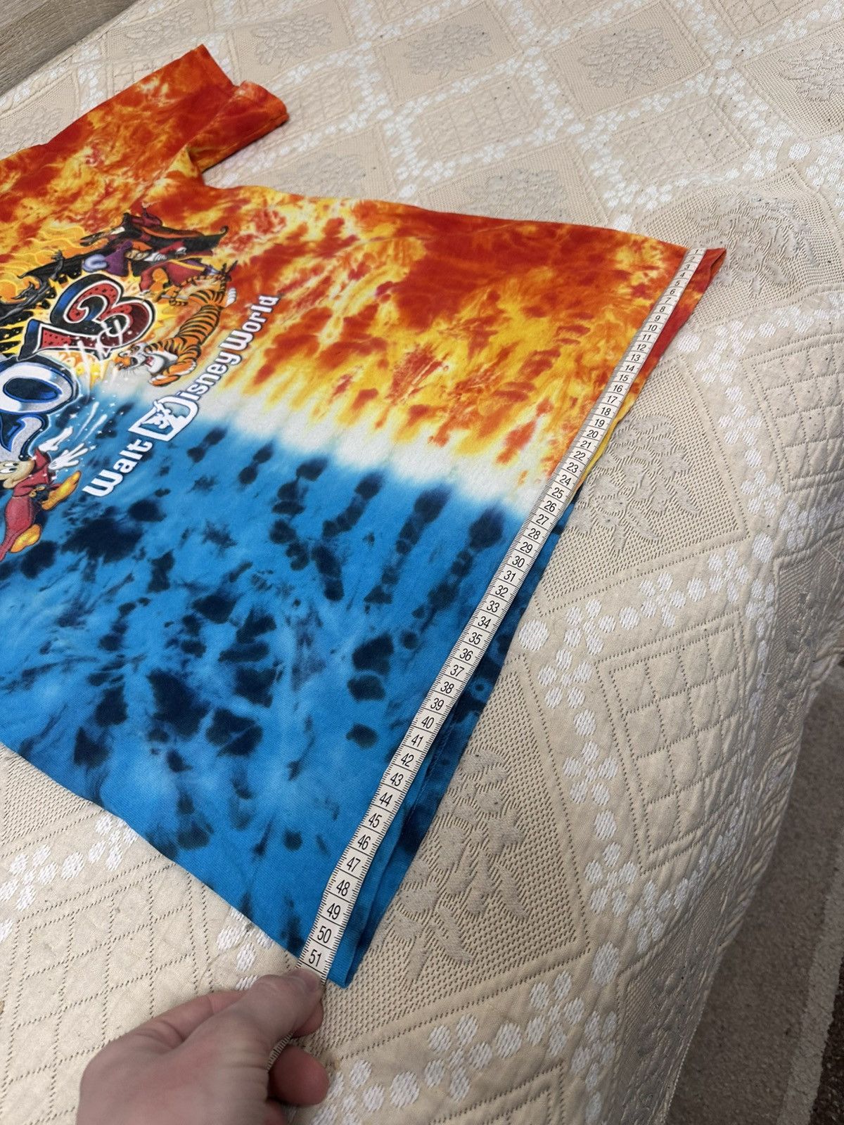 Vintage 🔥 Vintage Walt Disney World Fire and Ice T Shirt Cartoon Y2K Size US M / EU 48-50 / 2 - 8 Thumbnail
