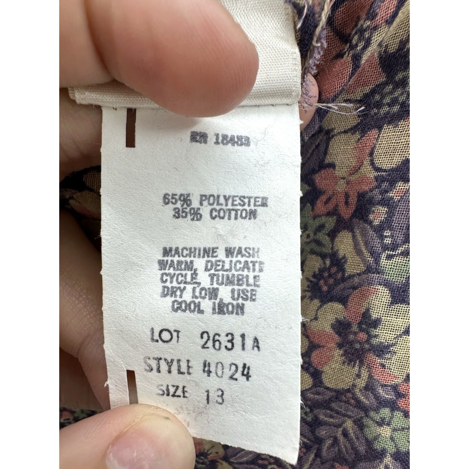 Vintage VINTAGE Jody T Womens Dress Purple Floral Puffy Sleeve 70s Size 13 Knee Length Cotton Polyester Zipper Short Sleeve Womens Size XL / US 12-14 / IT 48-50 - 5 Thumbnail