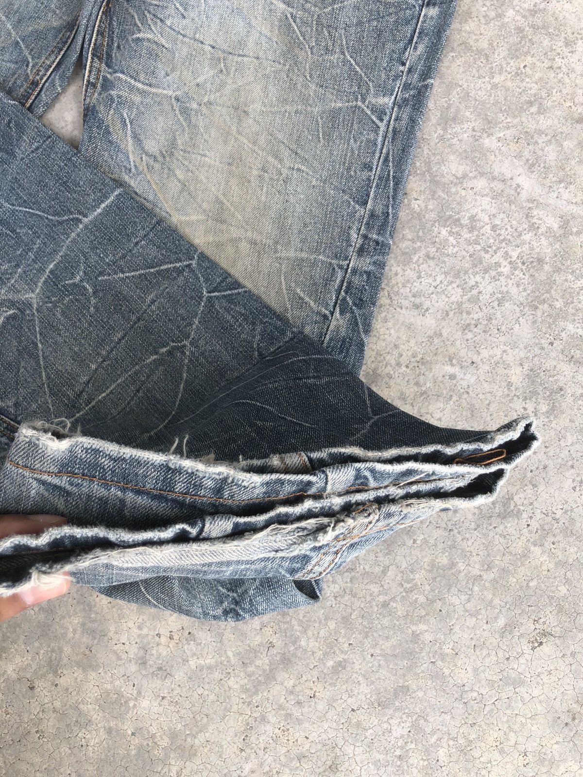 Le Grande Bleu (L.G.B.) Japanese Nylaus Flared Jeans Distressed Jeans Size US 31 - 13 Thumbnail