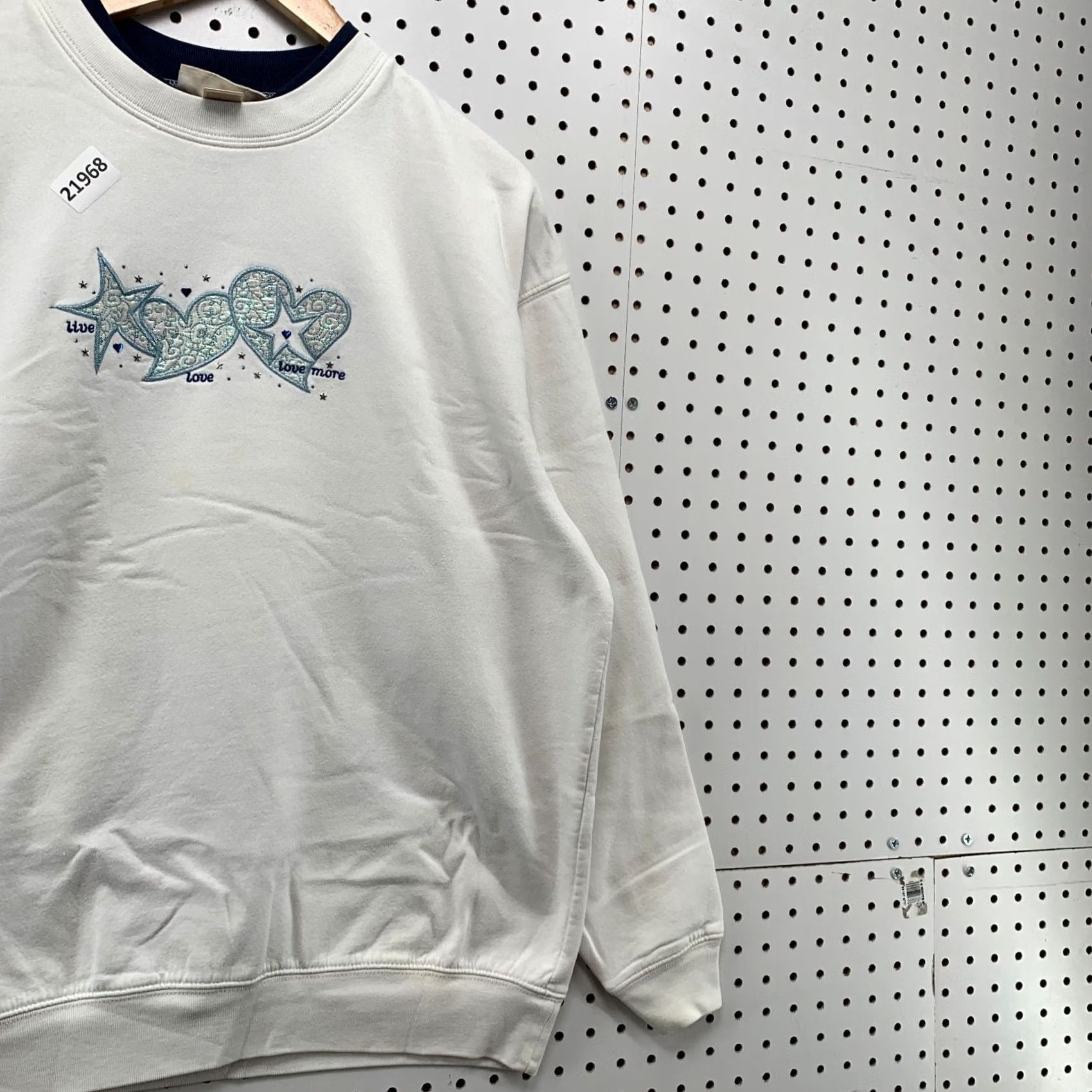 Vintage M&C Sportswear Sweatshirt White Heart Stars Embroidered Women 1X Crewneck Size XL / US 12-14 / IT 48-50 - 4 Thumbnail