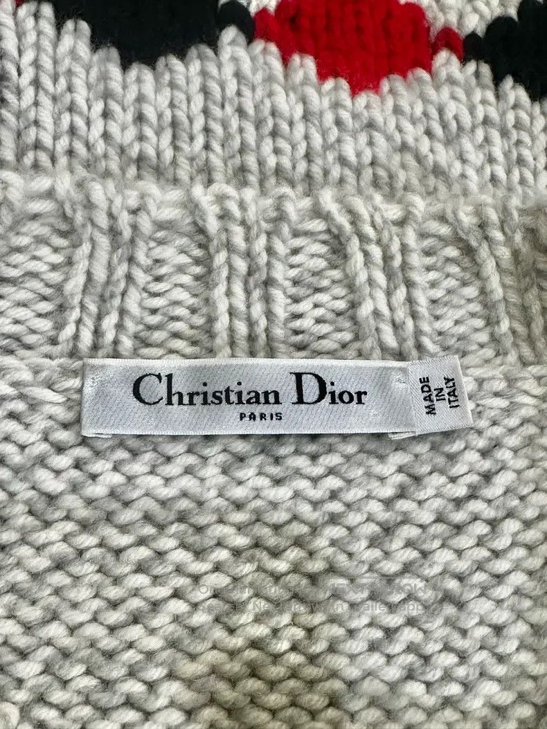 Dior Dior The letter Logo on the back is a cashmere sweater Size XXS / US 00 / IT 34 - 3 Thumbnail
