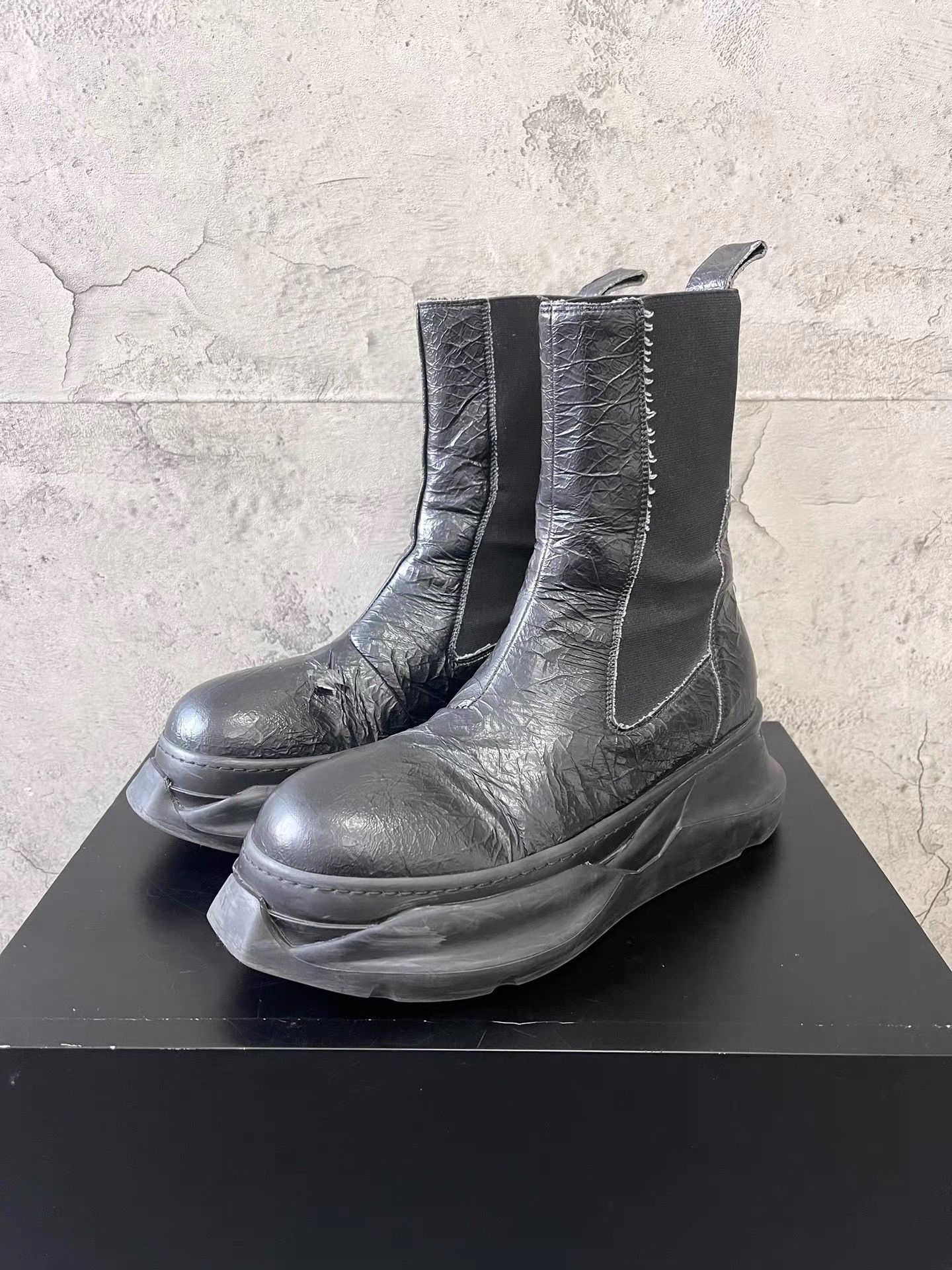 Rick Owens Rick Owens Cracked Leather Platform Chelsea Boots K34 Size US 8 / EU 41 - 1 Thumbnail