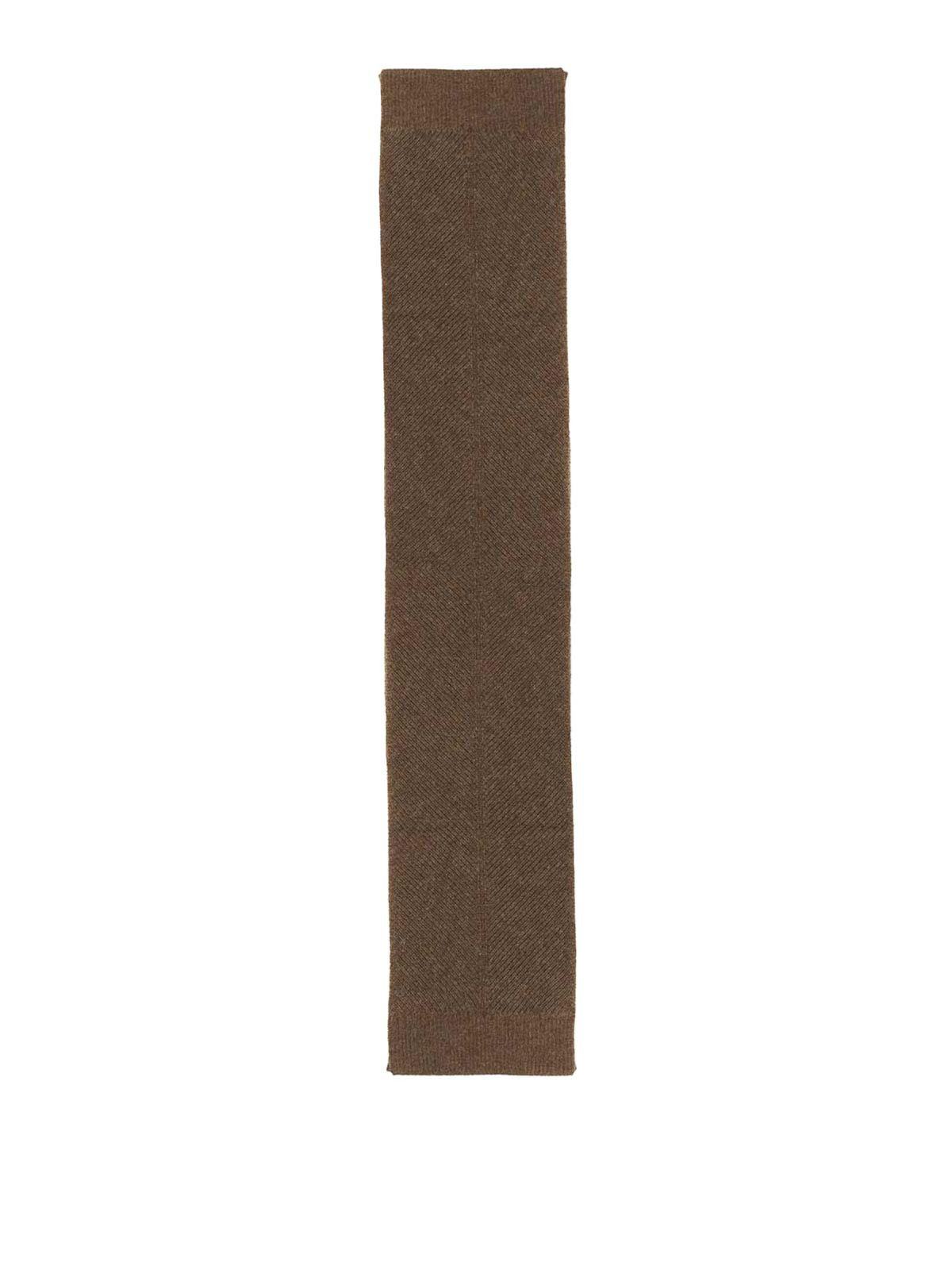 o1s1rm0725 Size: OS / Alpaca Chevron Scarf in Beige