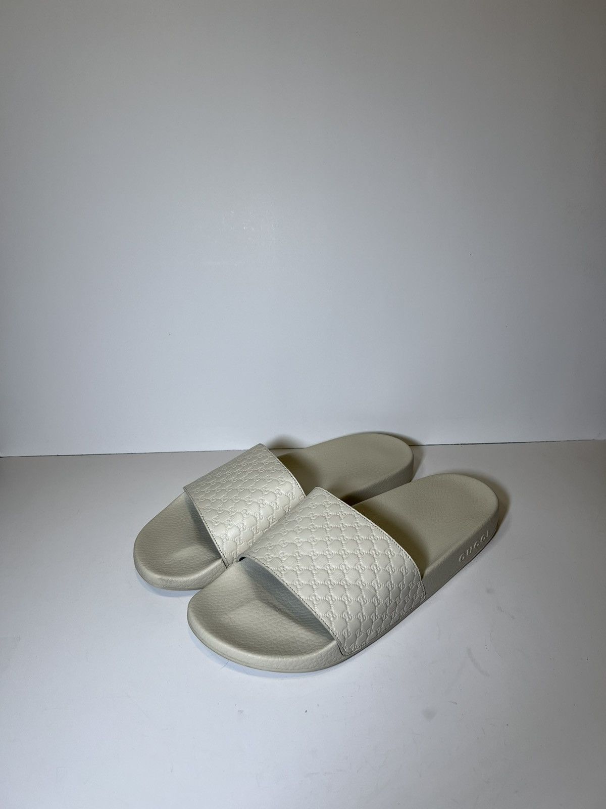 Gucci Gucci Microguccissima slide sandals in ivory or cream color Size US 12 / EU 45 - 1 Thumbnail