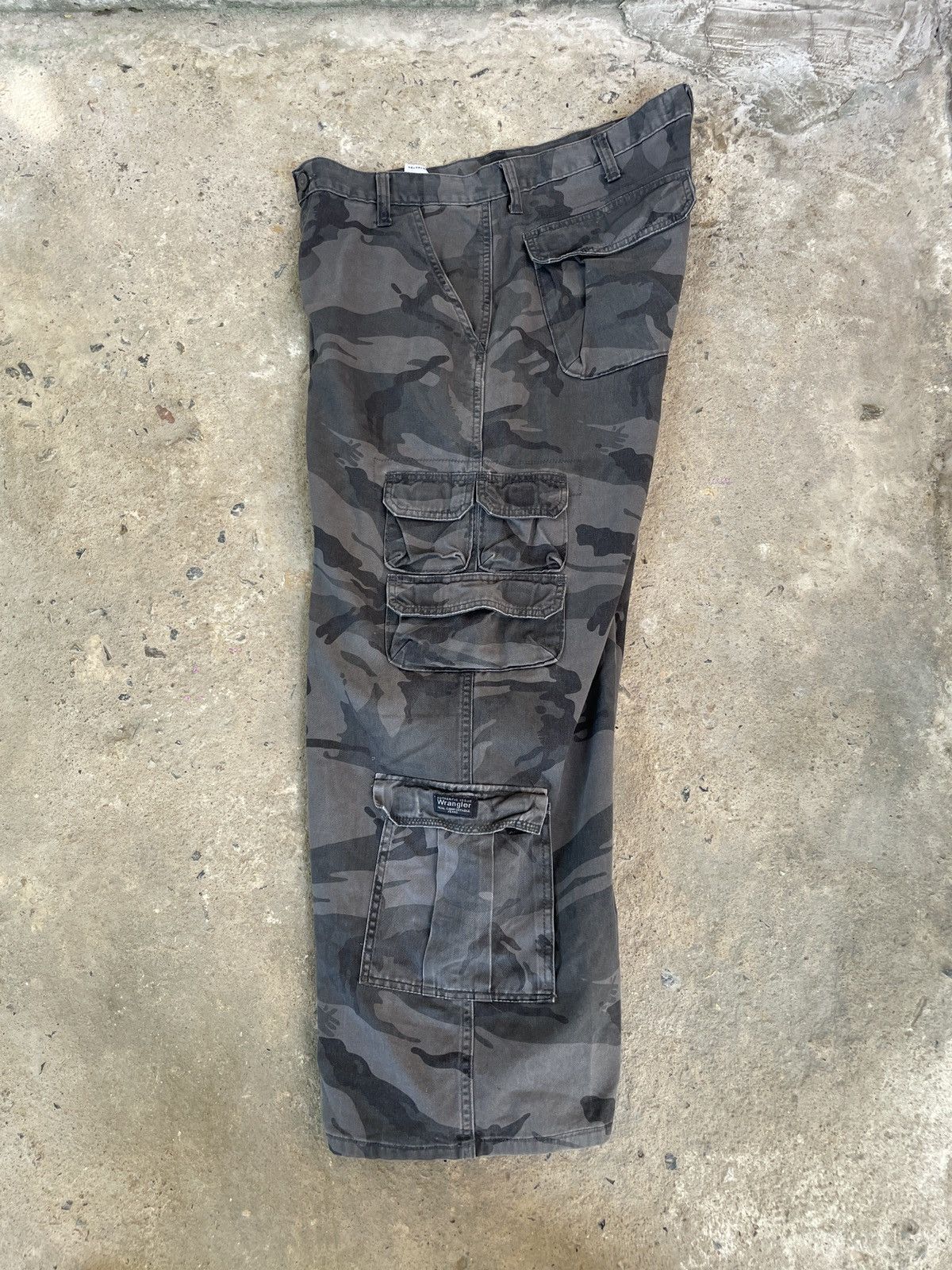 Other Wrangler Black Camo Baggy Size US 36 / EU 52 - 6 Thumbnail