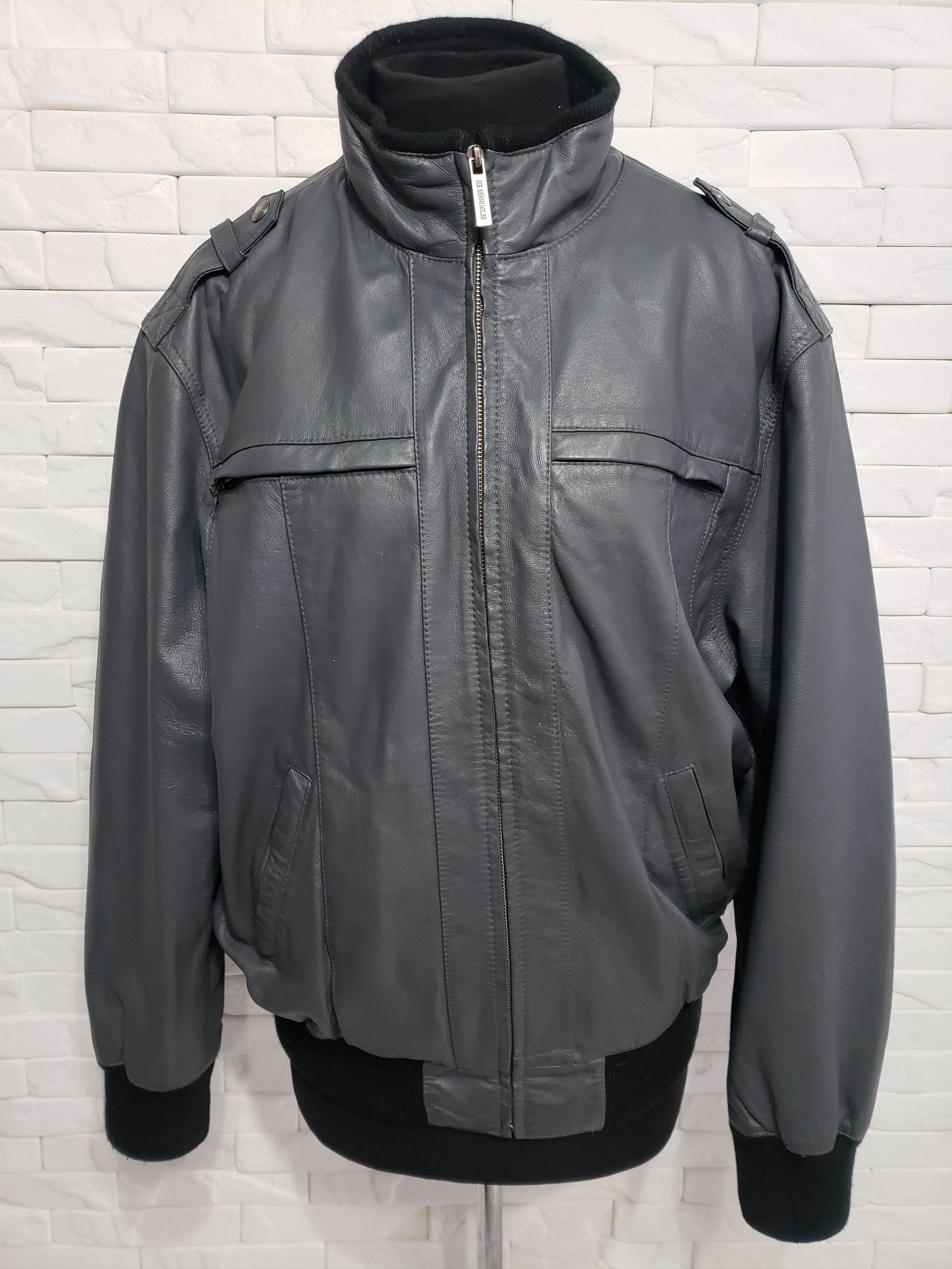 Other Gray leather jacket with a zipper with many pockets. Size US L / EU 52-54 / 3 - 1 Thumbnail