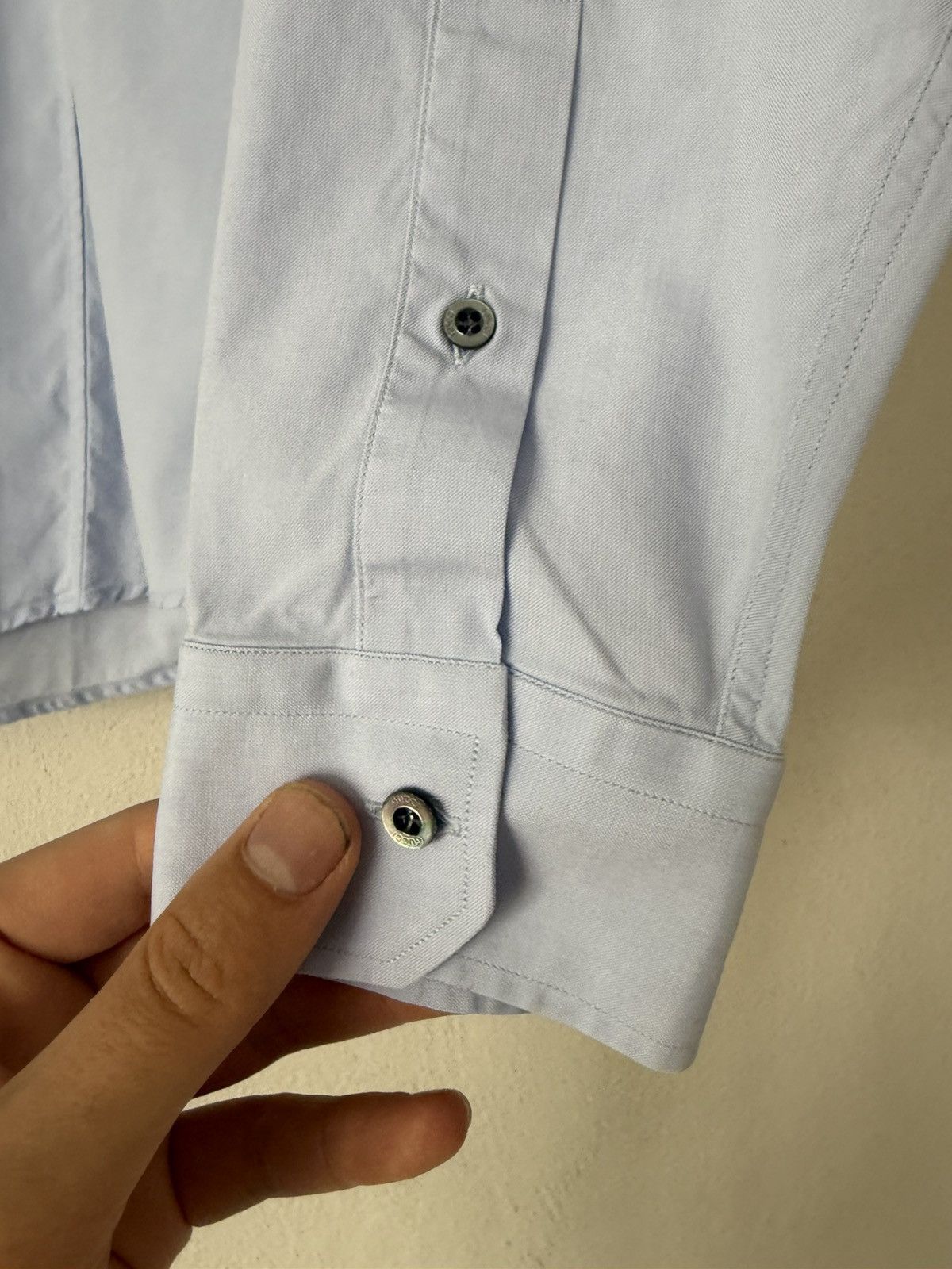 Gucci Light Blue Slim Shirt with Mother of Pewrl Buttons Size US M / EU 48-50 / 2 - 6 Thumbnail
