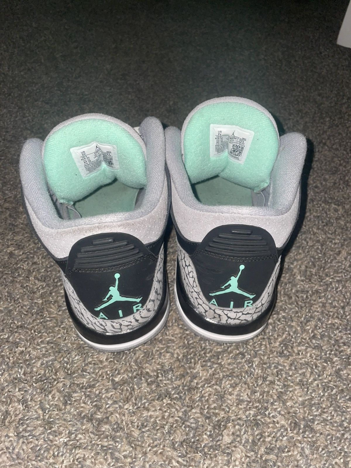 Jordan Brand Jordan 3 “ Green Glow” Size US 7 / EU 40 - 4 Thumbnail