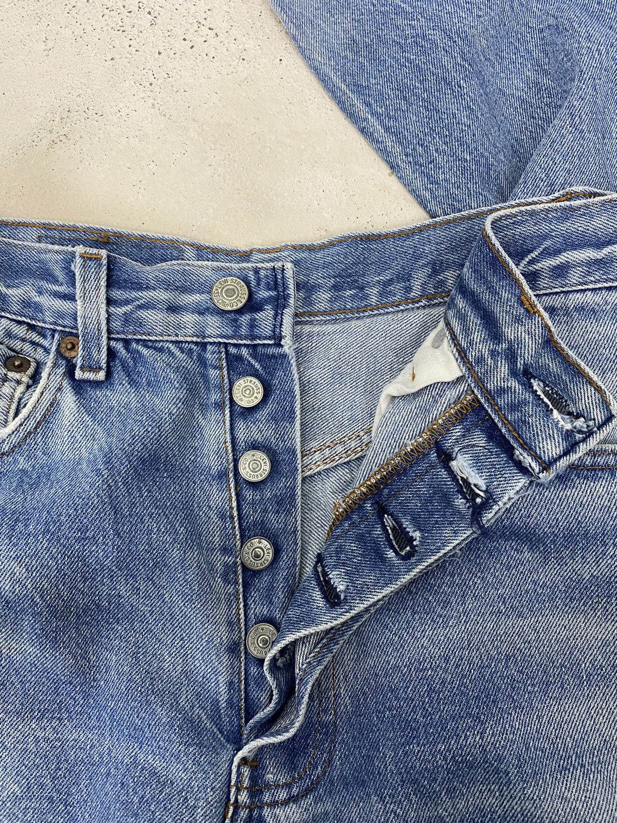 Japanese Brand × Levi's × Vintage Vintage 80s Levis 501 Denim Button Fly 546 Light Blue Size US 30 / EU 46 - 22 Thumbnail