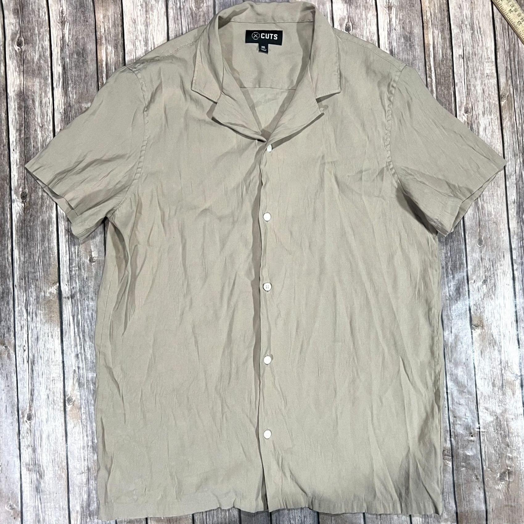 Cuts Cuts Shirt Mens 2XL Beige Clothing Hyperloop Short Sleeve Button Lightweight Size US XXL / EU 58 / 5 - 2 Thumbnail