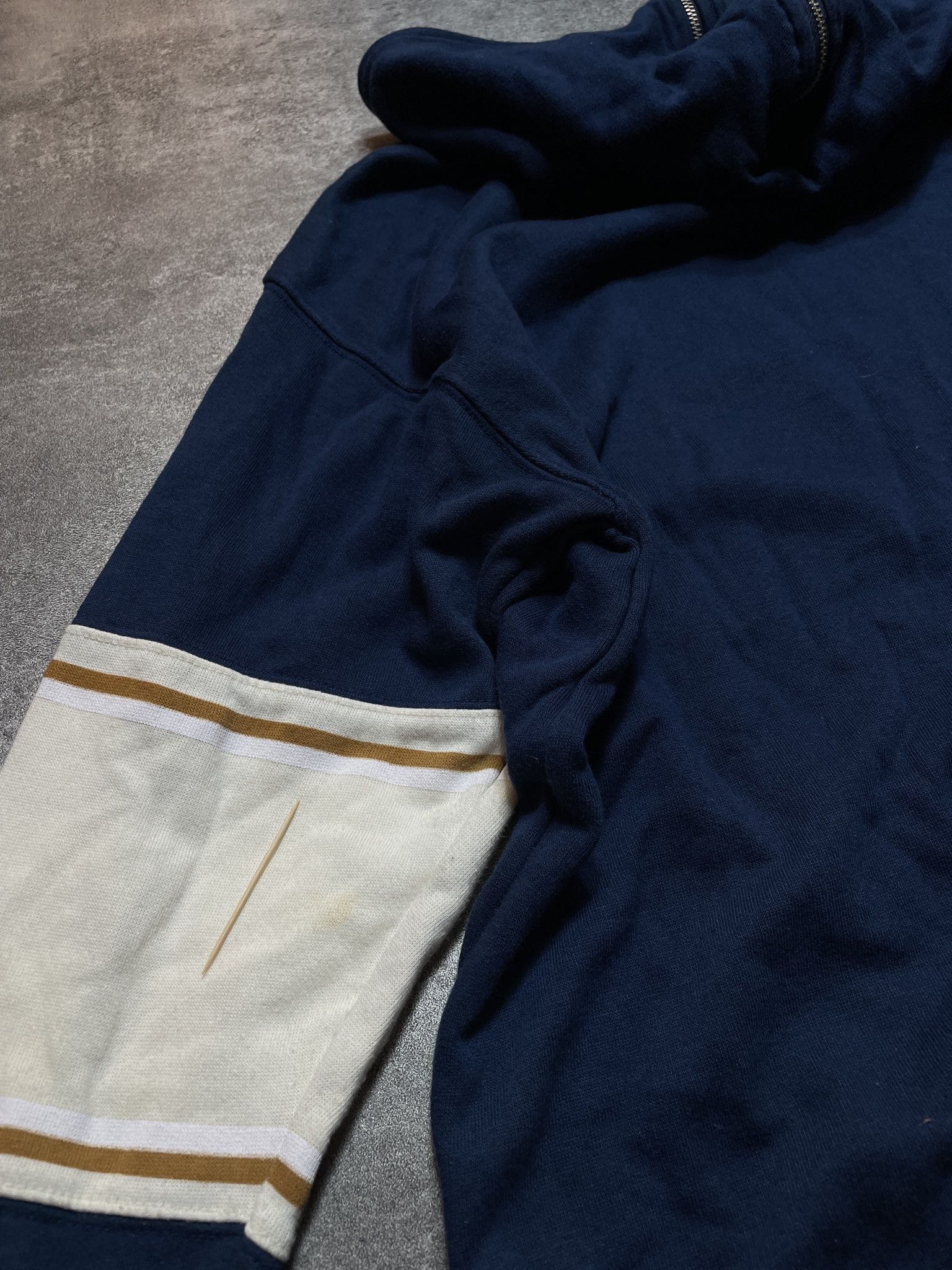 Vintage Vintage 90s Boxy Fit Hoodie Spellout Solid Size US M / EU 48-50 / 2 - 6 Thumbnail