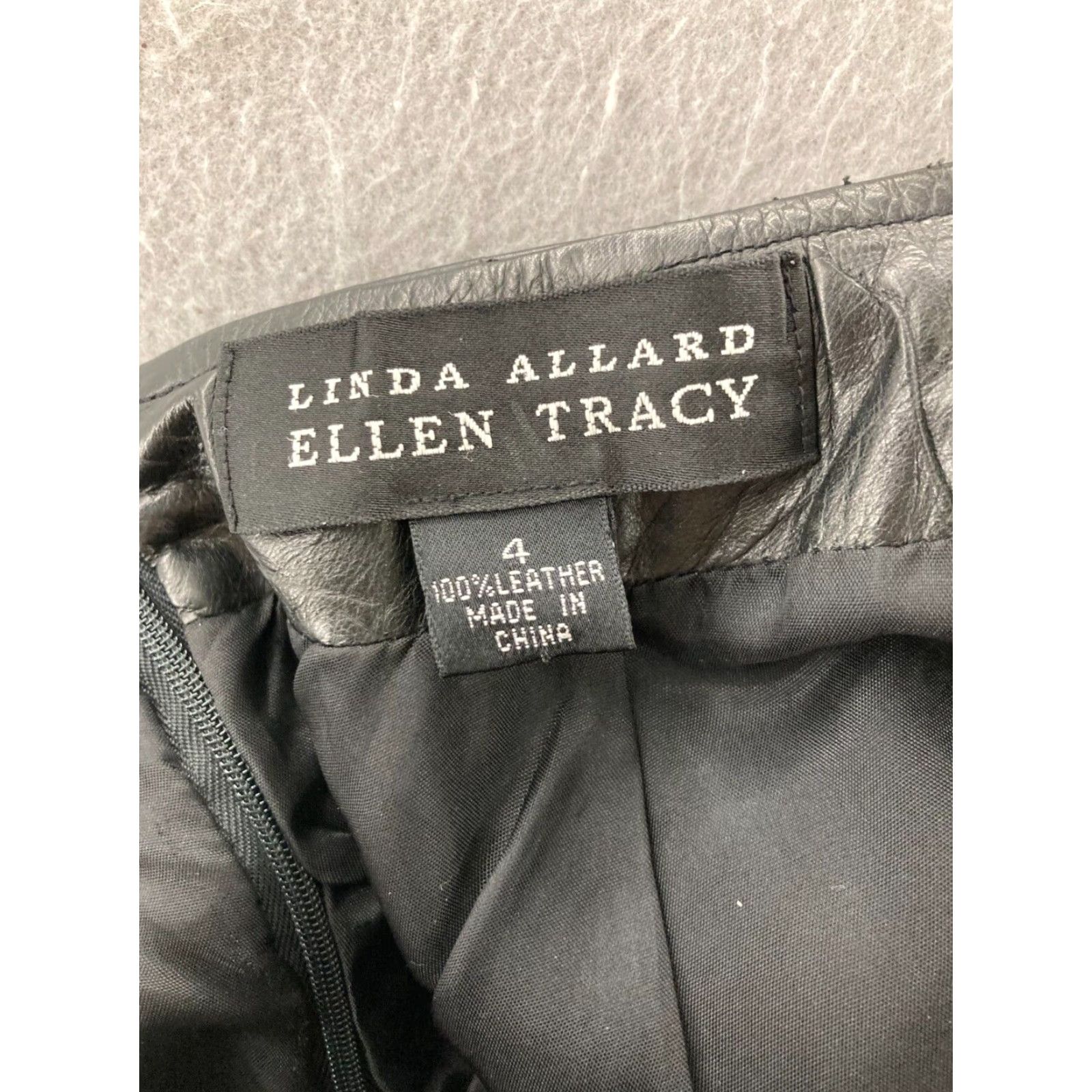 Vintage Linda Allard Ellen Tracy Skirt Womens 4 Leather Knee Length Black Pencil Straight 90s Size 27" / US 4 / IT 40 - 6 Thumbnail