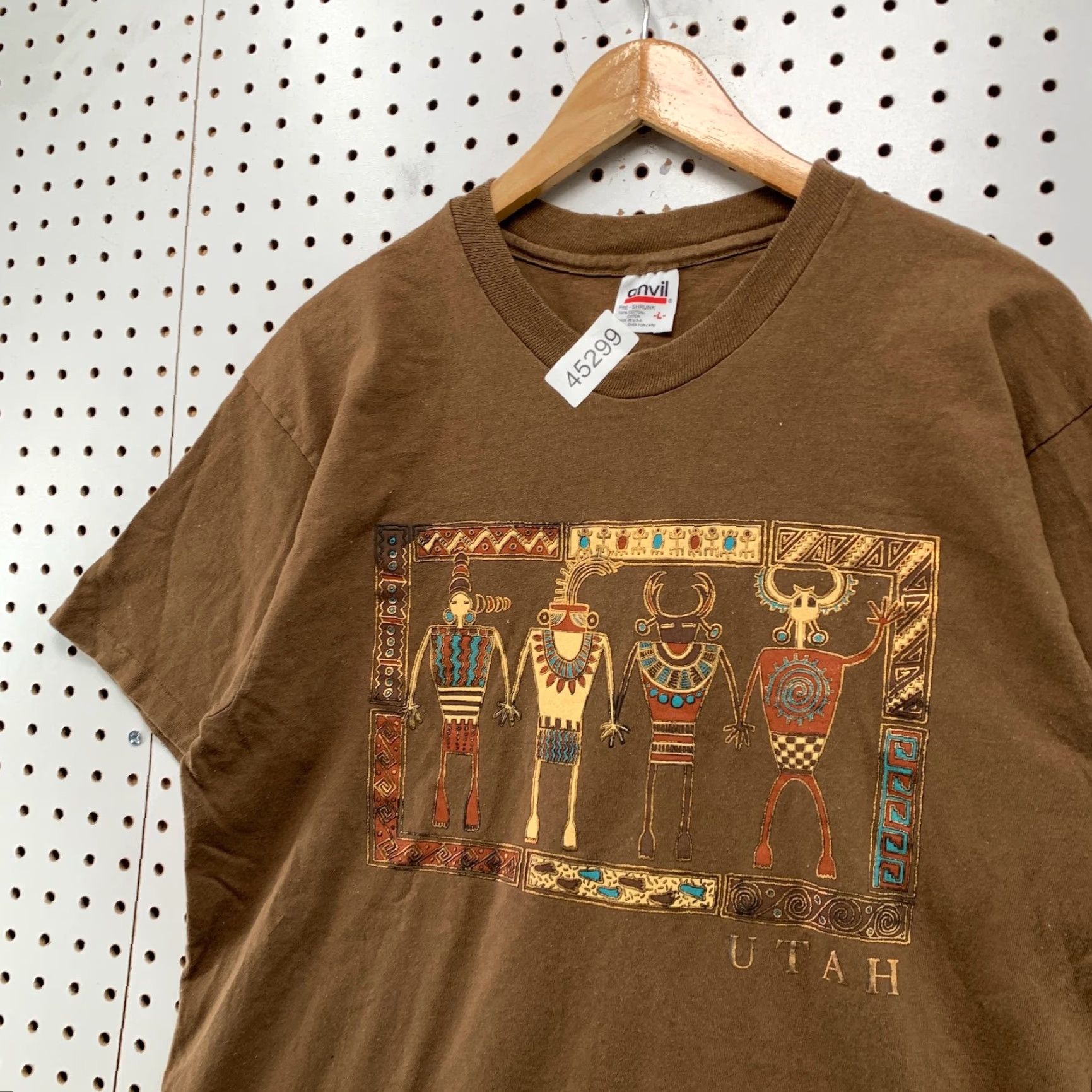 Anvil VINTAGE Anvil Shirt Mens L Brown 90s Tribal Utah Graphic Print T-Shirt Size US L / EU 52-54 / 3 - 4 Thumbnail