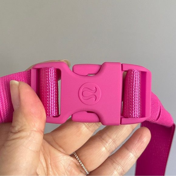Lululemon Lululemon Sonic Pink Team Canada Future Legacy Mini Belt Bag Size ONE SIZE - 10 Thumbnail