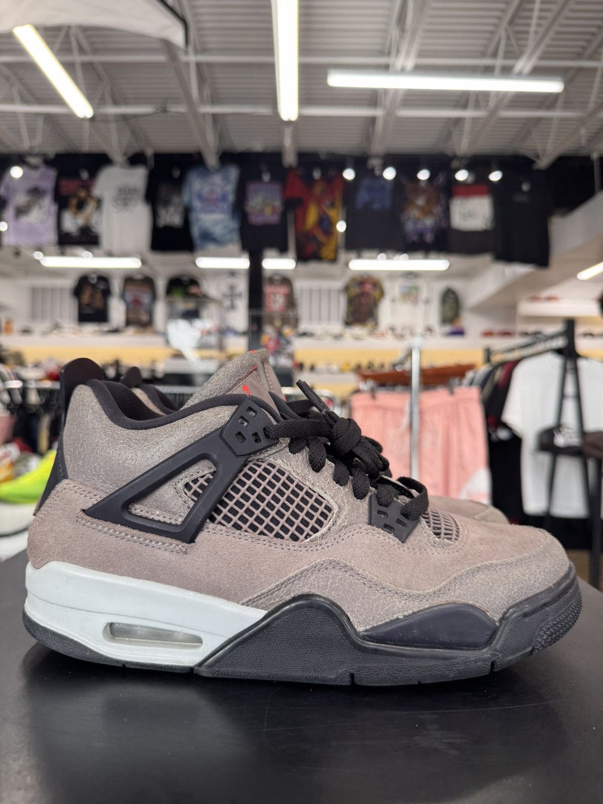 Jordan Brand × Nike Air Jordan 4 Taupe Haze Size Size 7Y (2021) Size US 7 / EU 40 - 6 Thumbnail