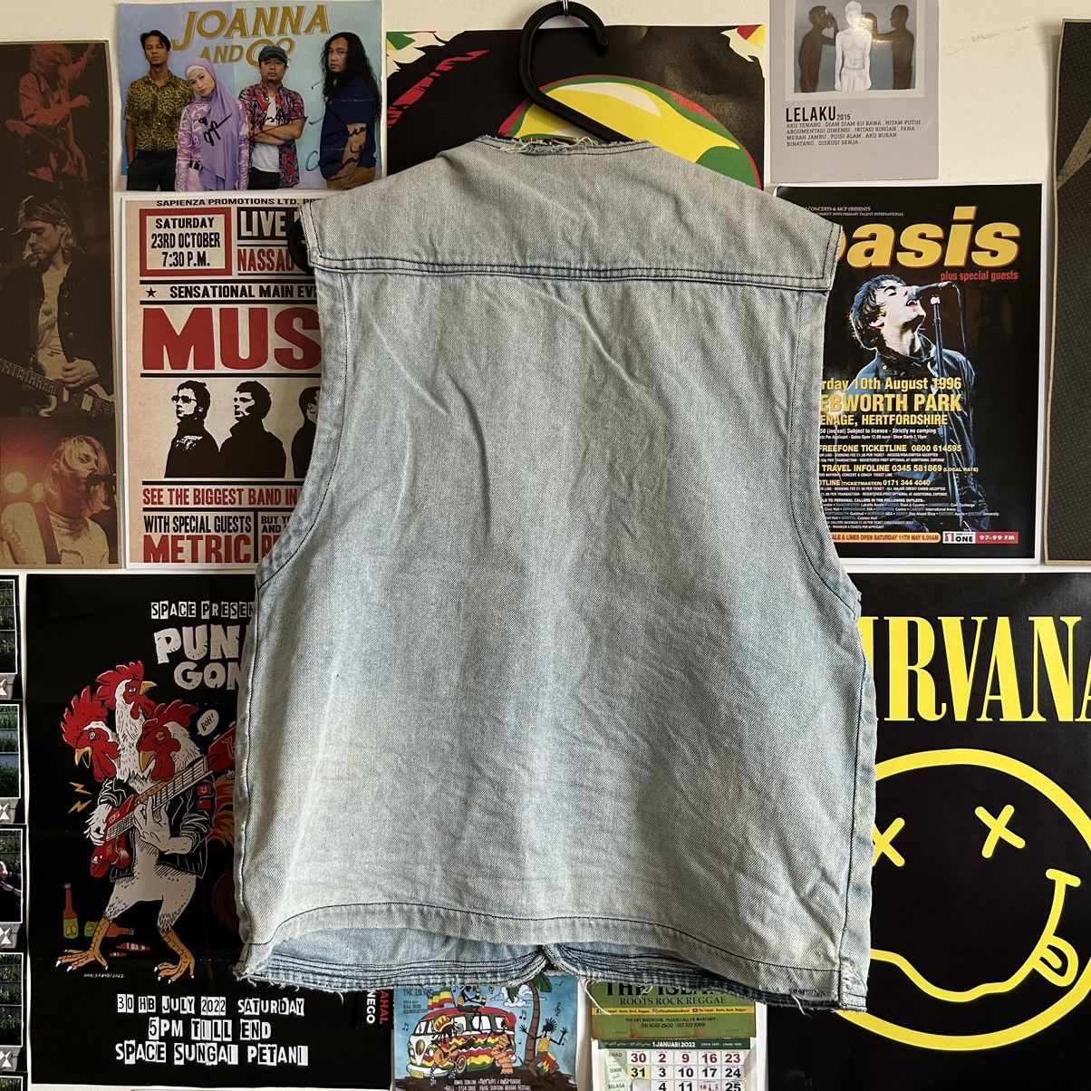 Vintage Vintage Edsone Distressed Denim Vest Size US M / EU 48-50 / 2 - 6 Thumbnail