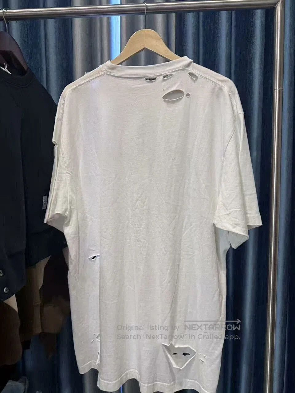 Balenciaga Balenciaga SS22 Destroyed Short Sleeve Tee. Size US XXS / EU 40 - 3 Thumbnail
