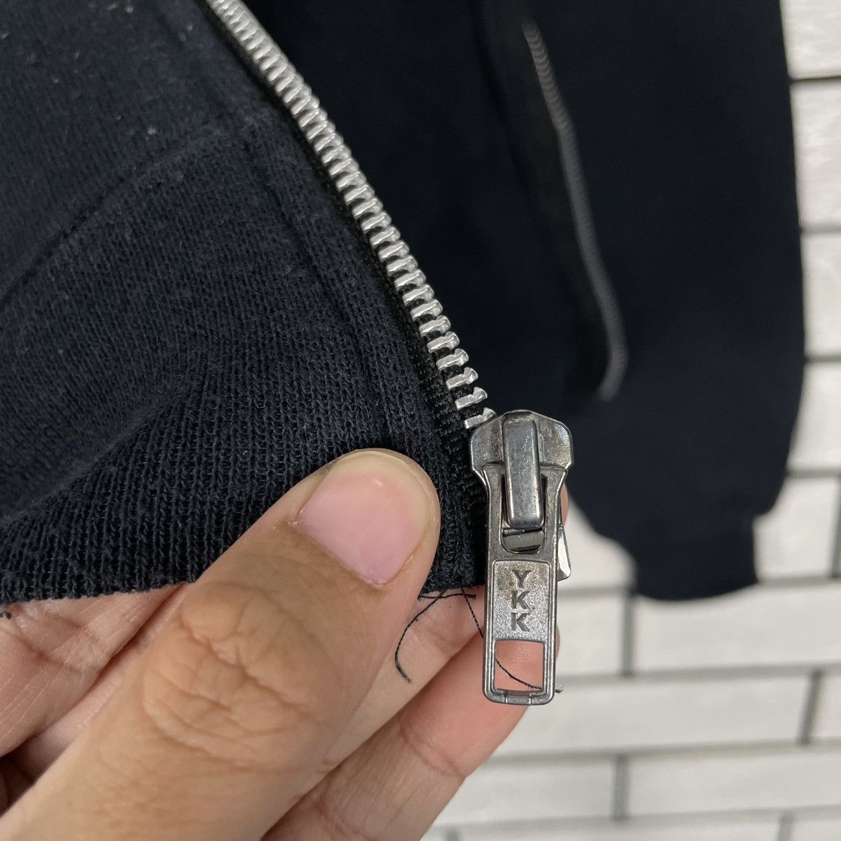 Champion Vintage Champion Black Zipper Hoodie Size US S / EU 44-46 / 1 - 15 Thumbnail