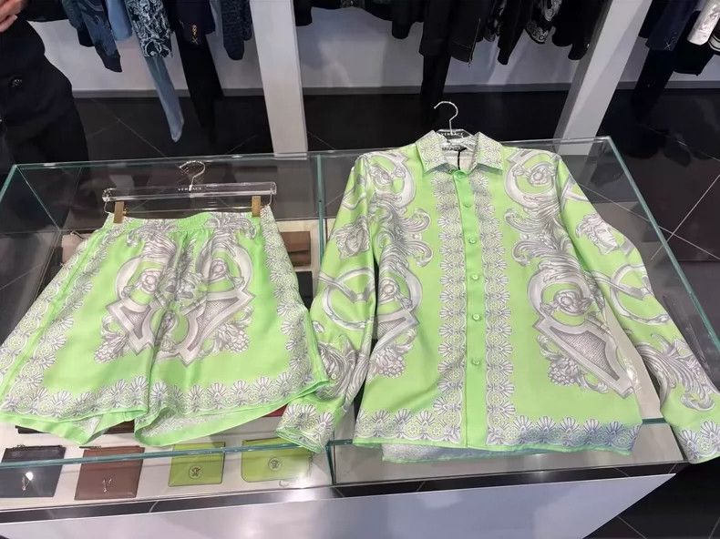 Versace Versace Men's Medusa court-style print shirt Size US M / EU 48-50 / 2 - 1 Thumbnail