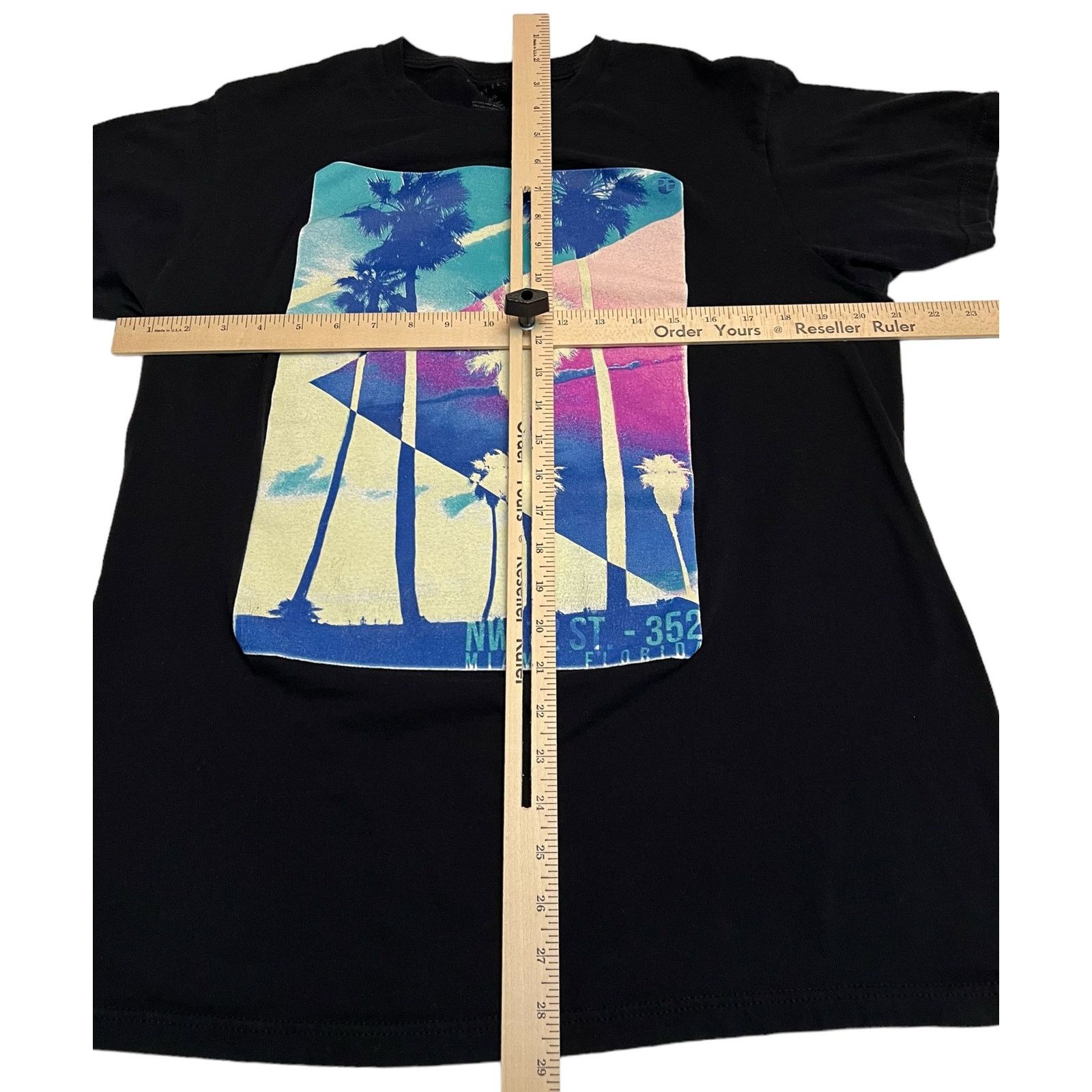 Perry Ellis Perry Ellis Miami Beach Palm Trees Graphic T-shirt, Black Size US L / EU 52-54 / 3 - 7 Thumbnail