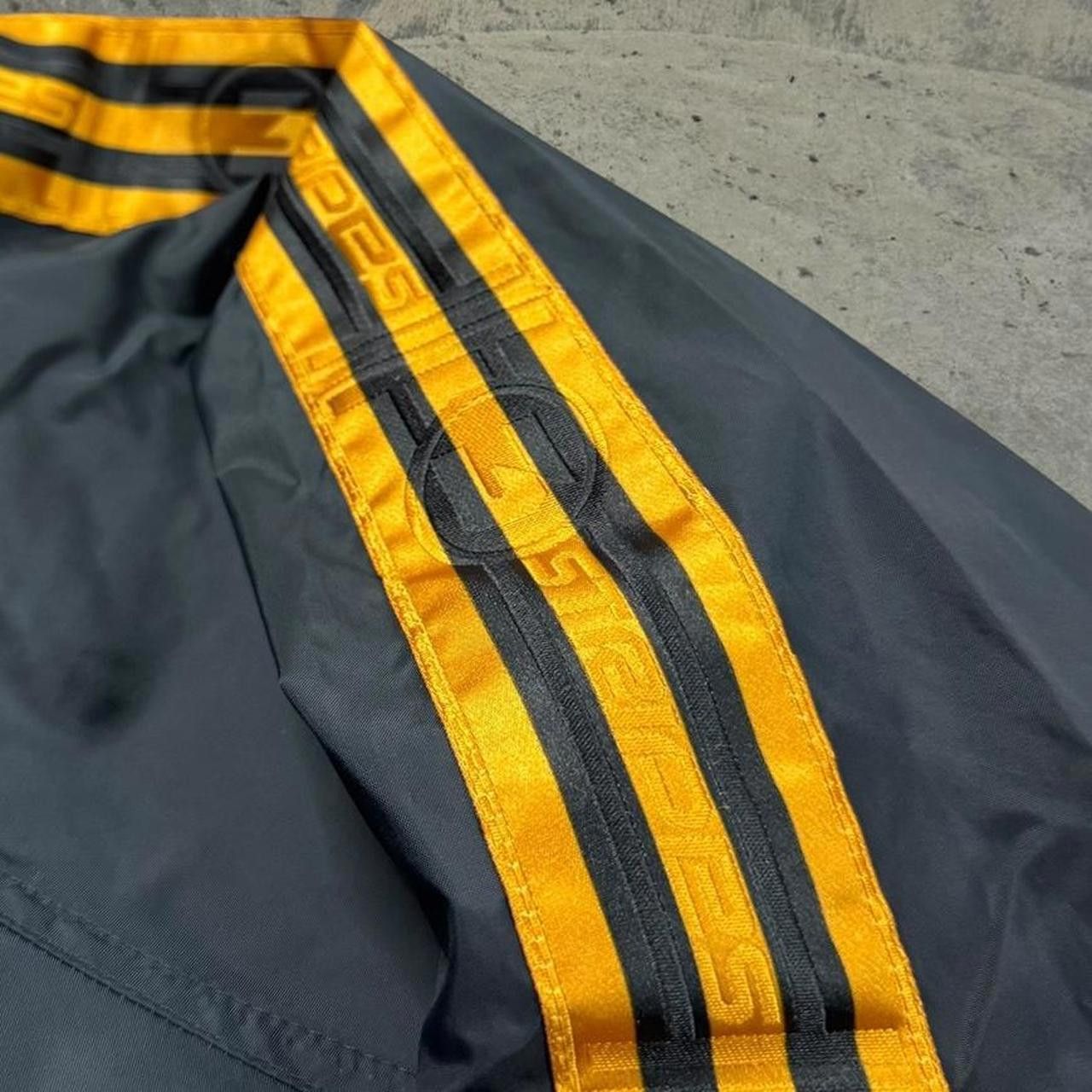 Adidas × Vintage Vintage 90s adidas 3 Stripes Nylon Windbreaker Jacket Size US XL / EU 56 / 4 - 5 Thumbnail