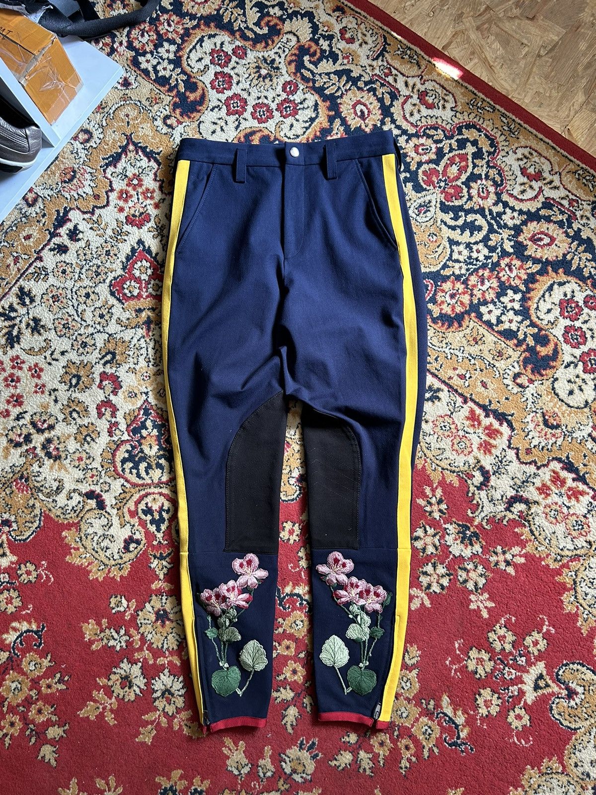 Gucci Gucci Side Stripe Flower Leggings pants size-38 Size 26" / US 2 / IT 38 - 1 Thumbnail