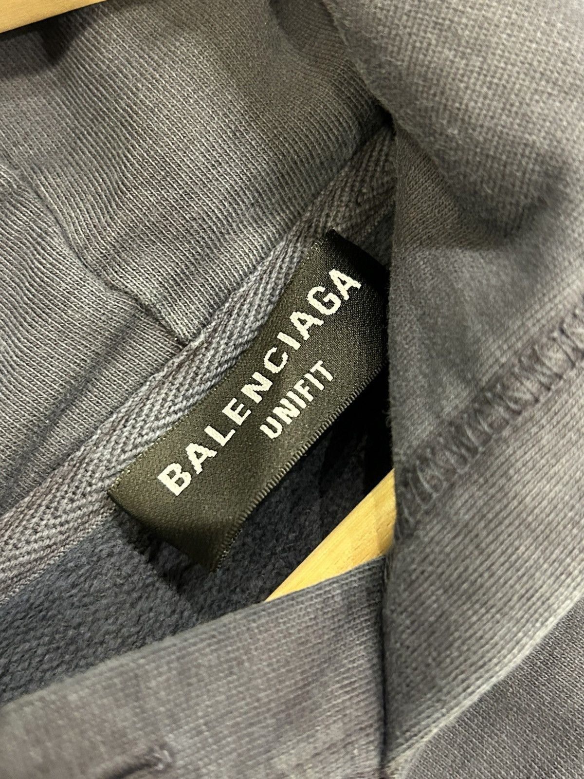 Balenciaga Balenciaga Crest Cutoff Hoodie Size US M / EU 48-50 / 2 - 4 Thumbnail