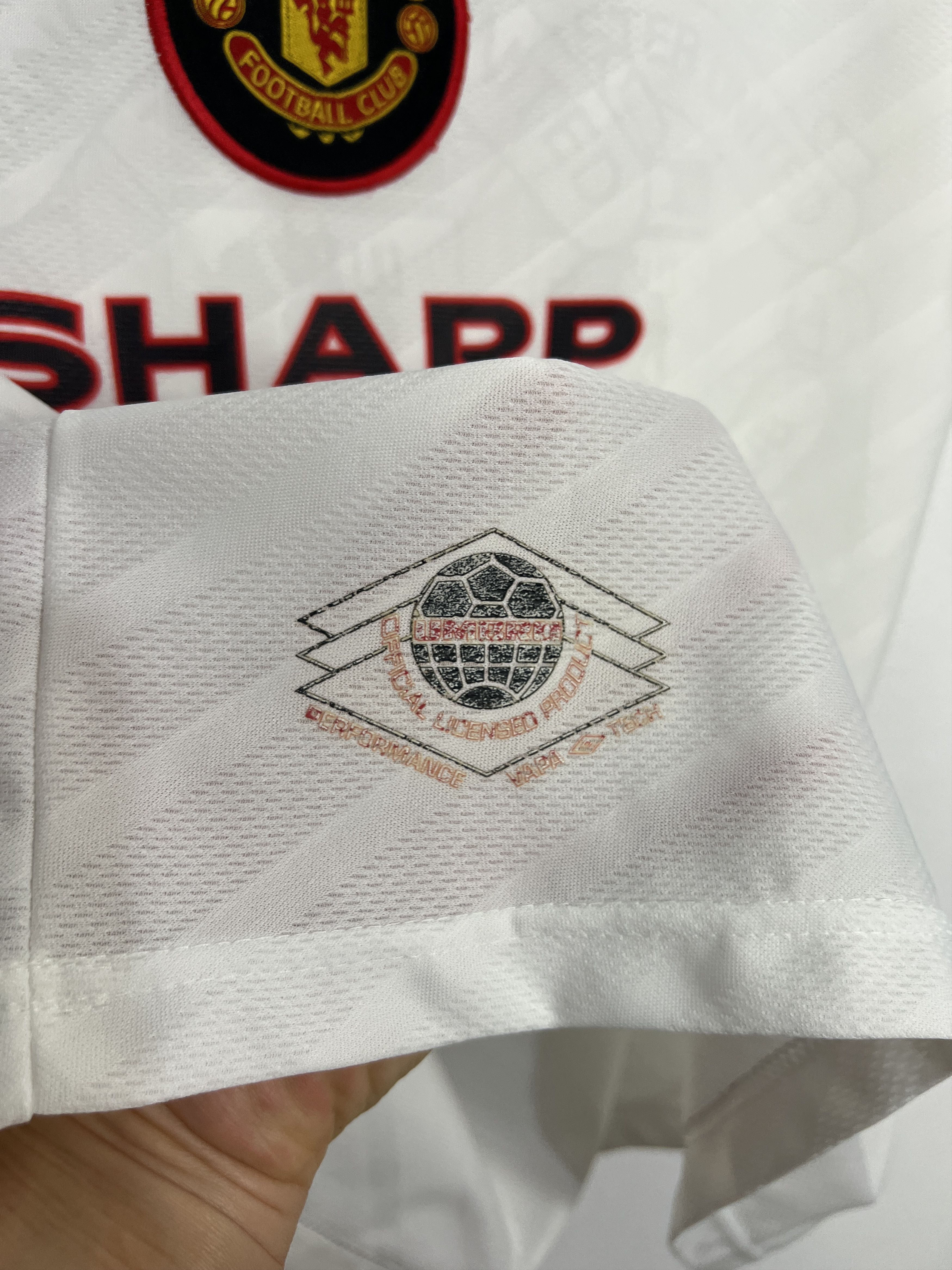 Umbro Manchester United Away football shirt Soccer Jersey Trikot Size US L / EU 52-54 / 3 - 5 Thumbnail